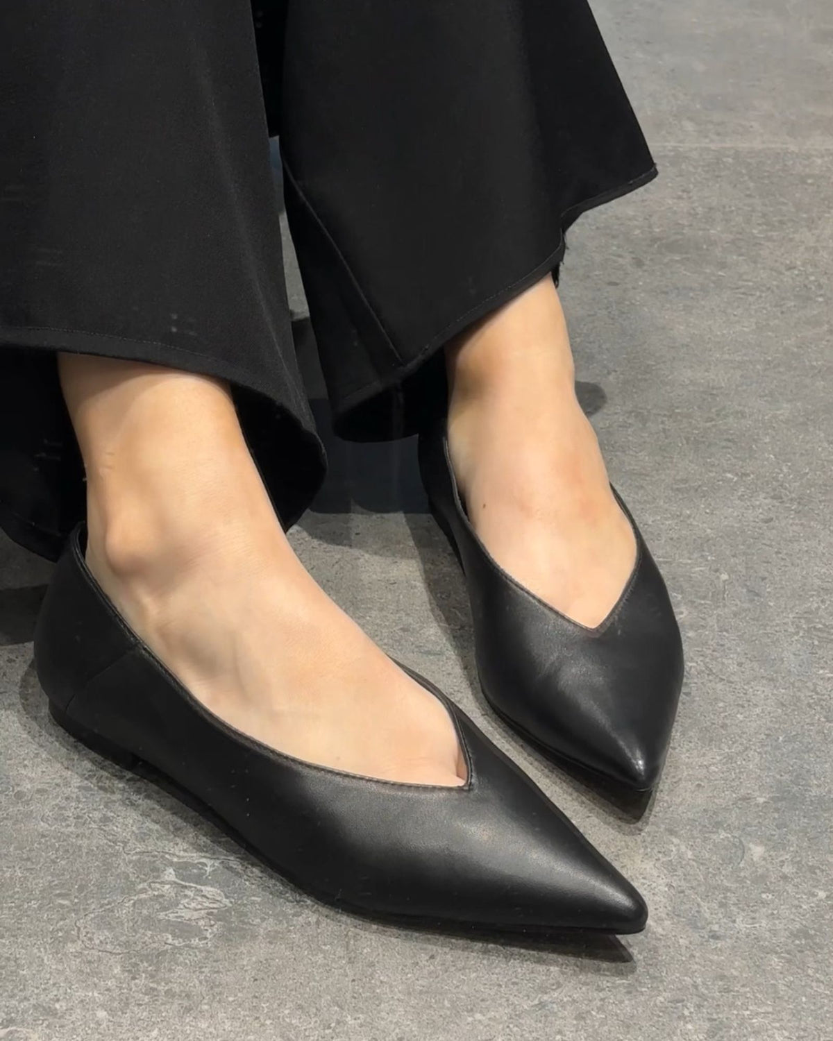 LOCKE FLAT PUMPS BLACK LEATHER