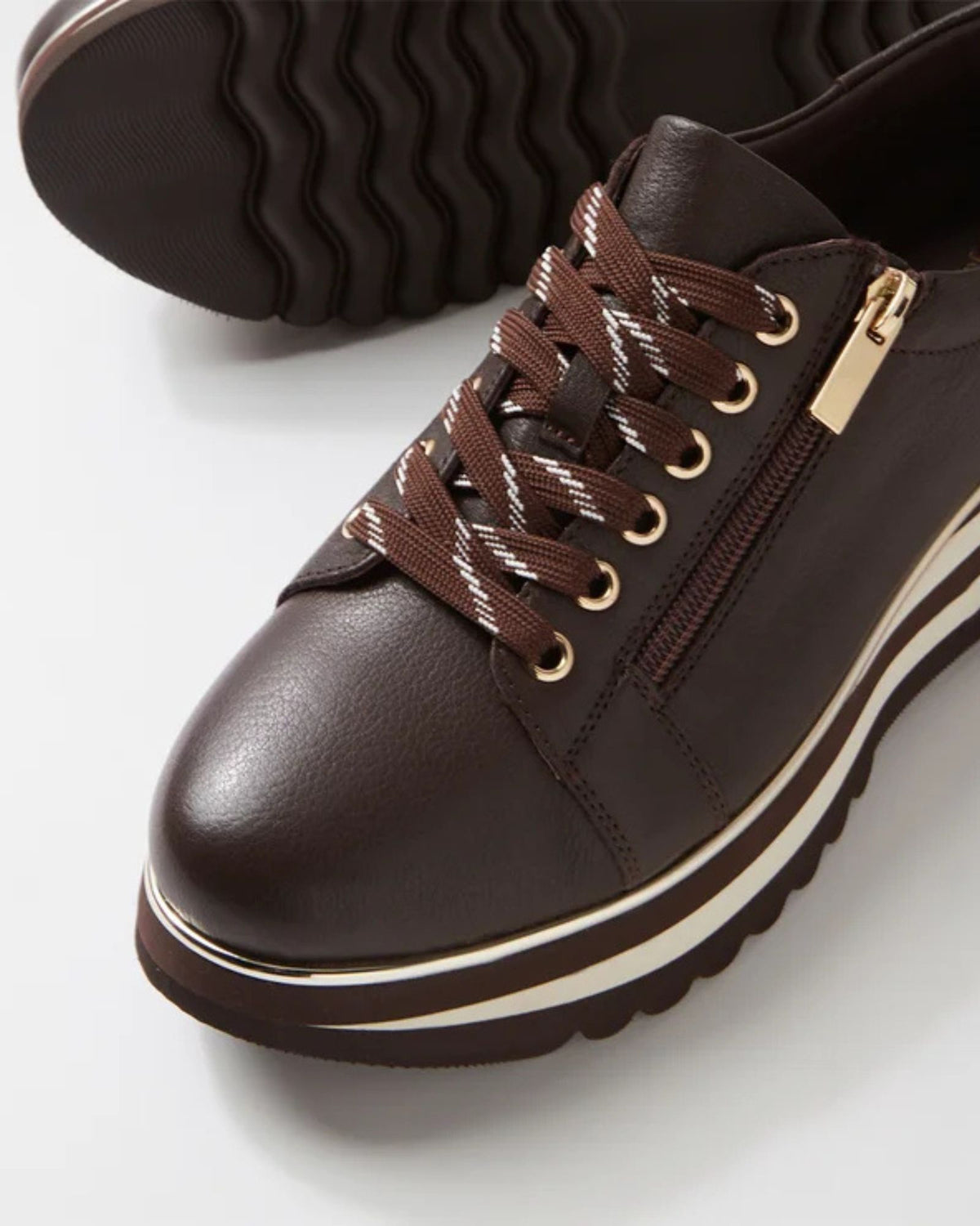 EAMMES LACE UP PLATFORMS CHOCOLATE