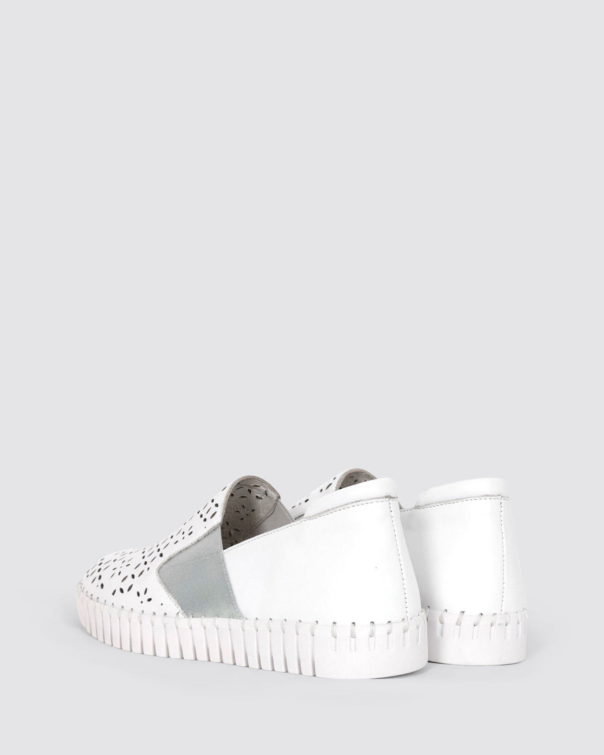 HAREL FLATS WHITE SILVER LEATHER