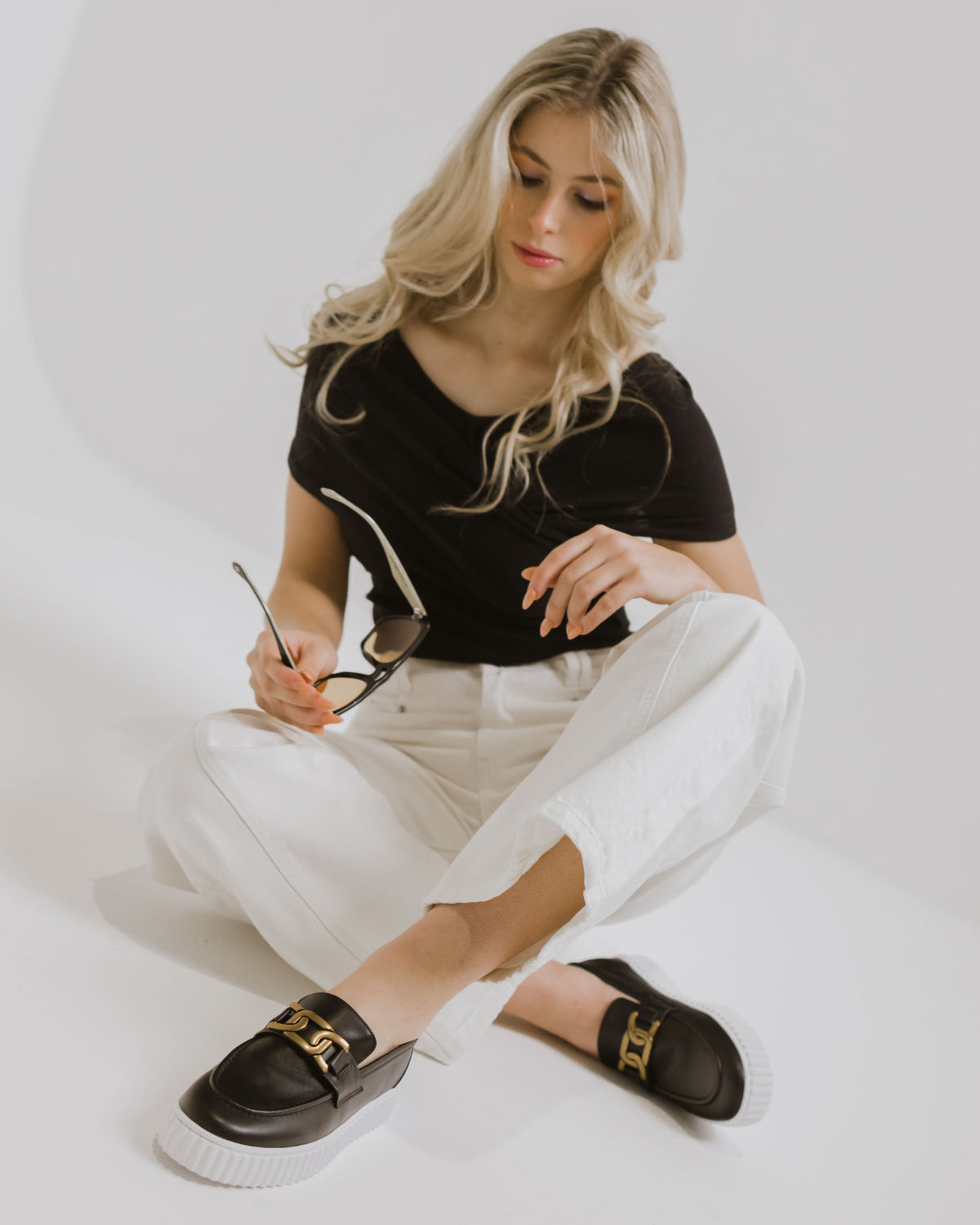 IQUE BRASS LOAFERS BLACK LEATHER