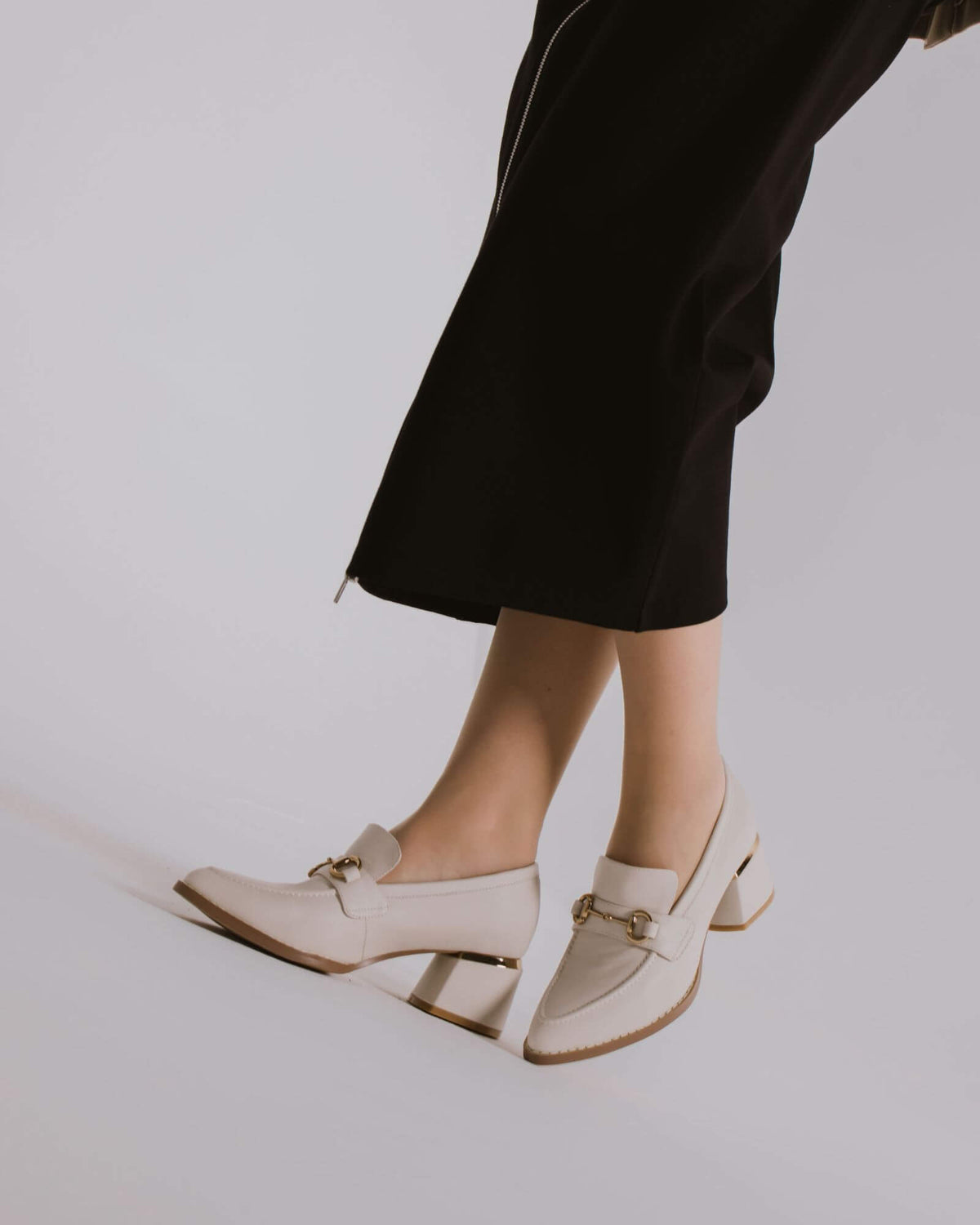 JESERE HEELED LOAFERS ECRU LEATHER
