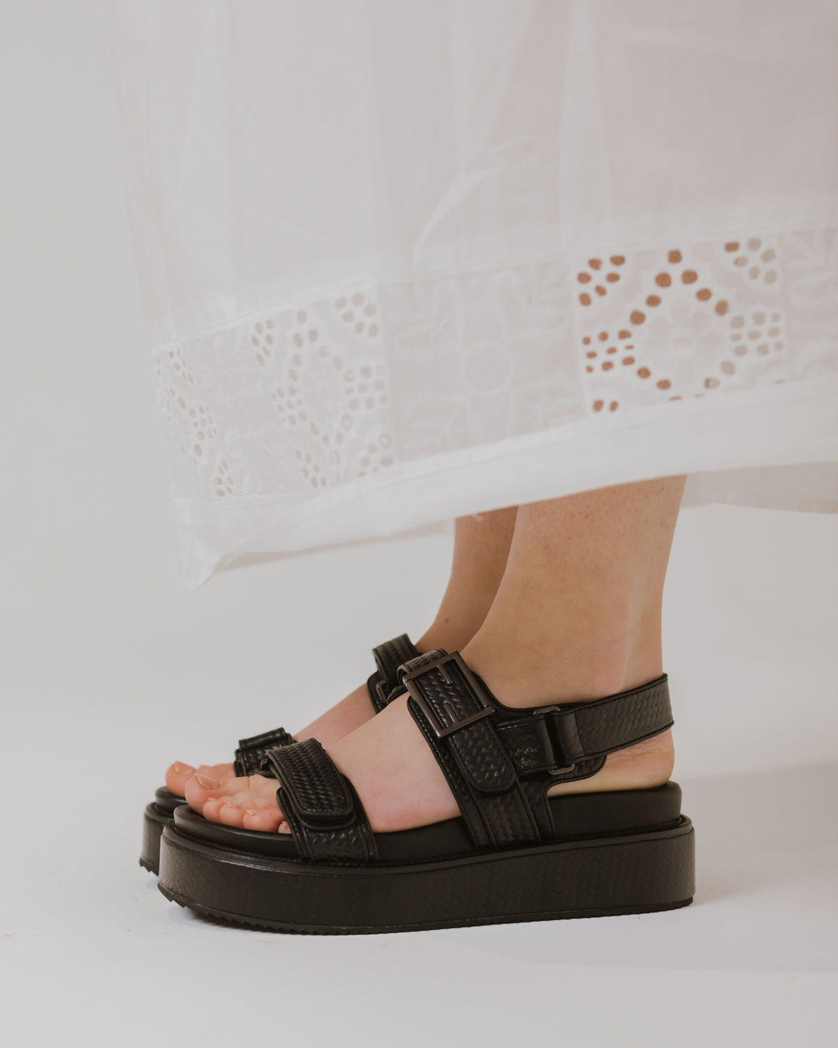 KOKO WEDGES BLACK WEAVE