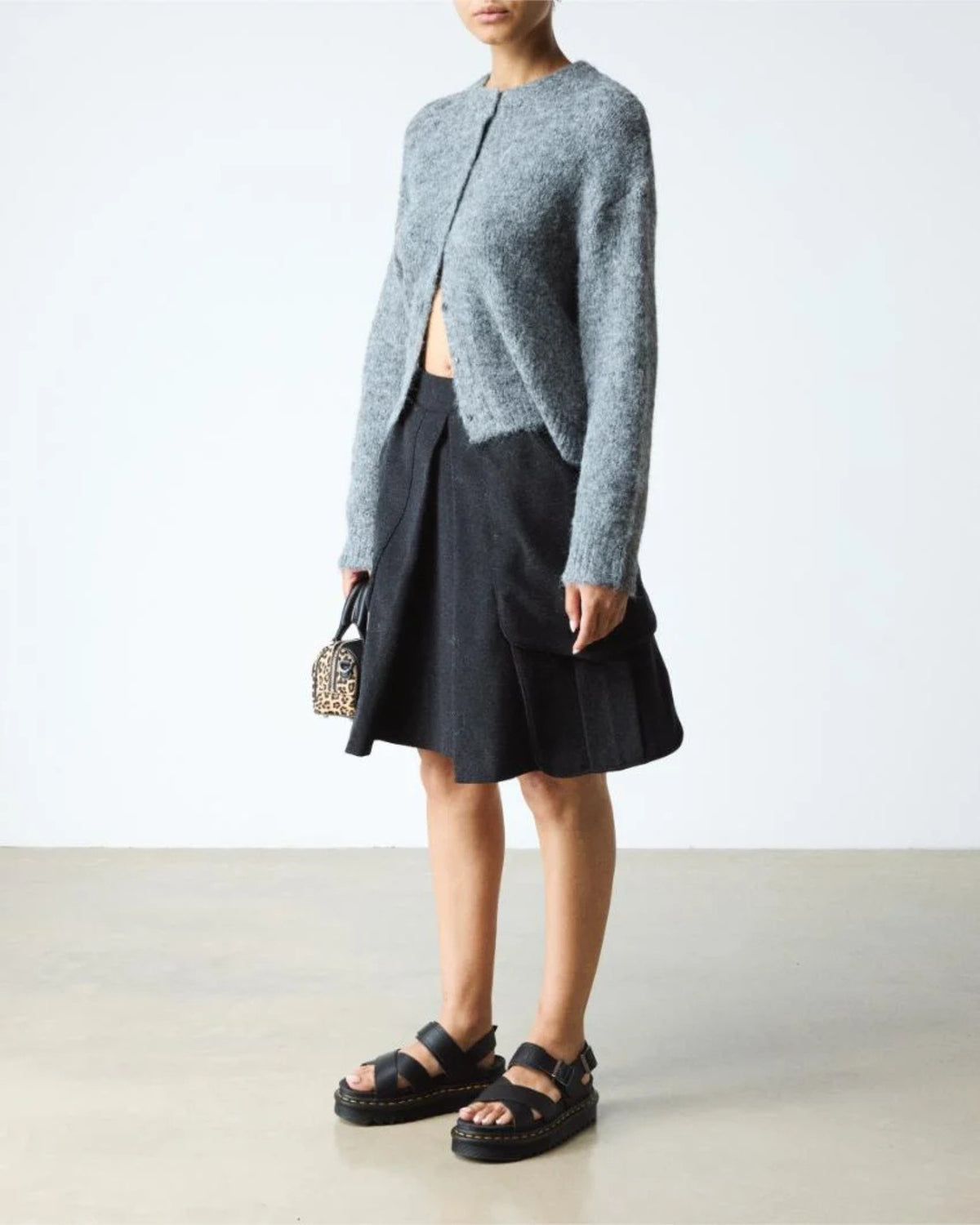 VOSS II CROSS STRAP SANDAL BLACK