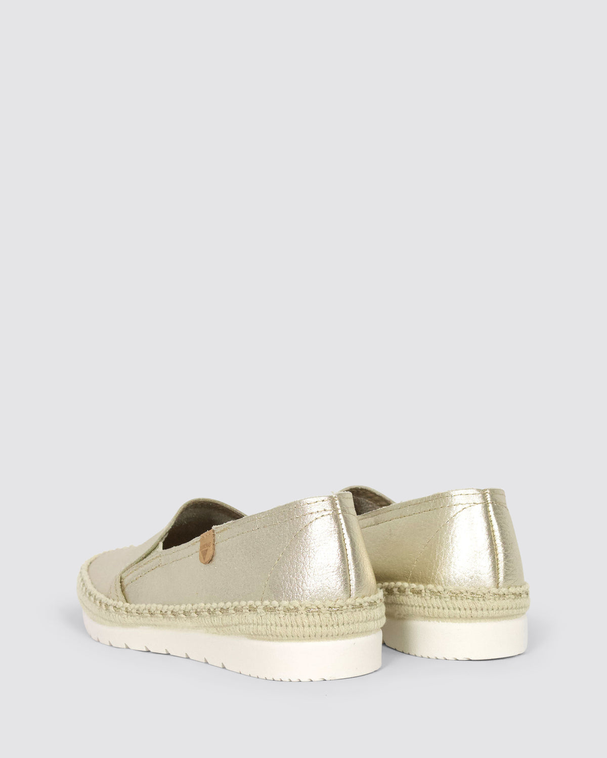 NURIA FLATS GOLD LEATHER