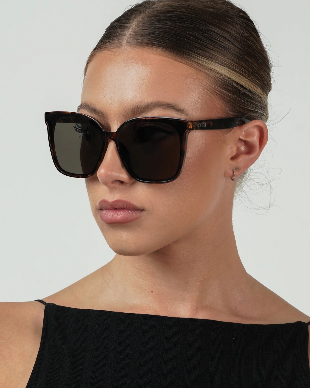 BETTY SUNGLASSES TORT/SMOKE
