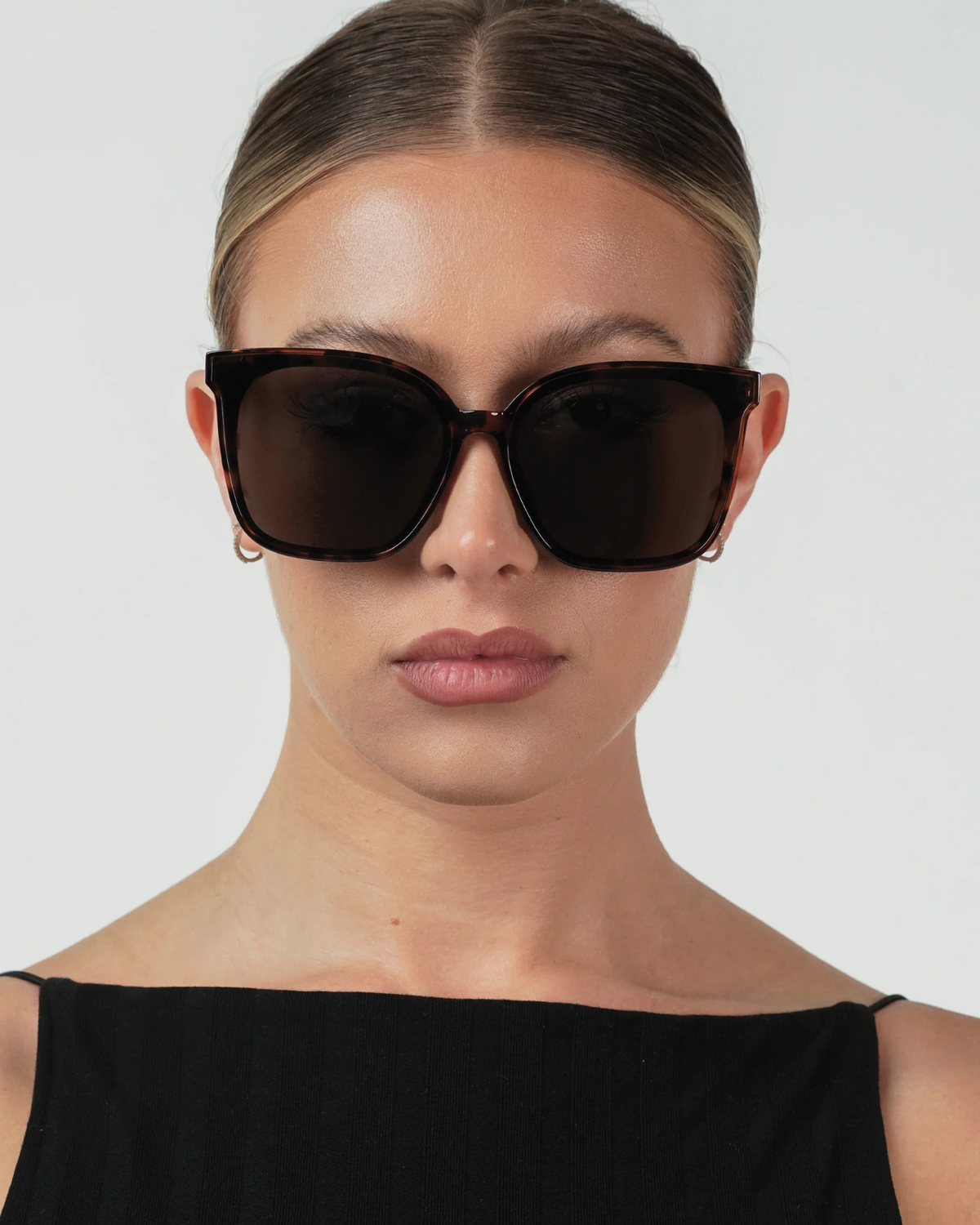 BETTY SUNGLASSES TORT/SMOKE