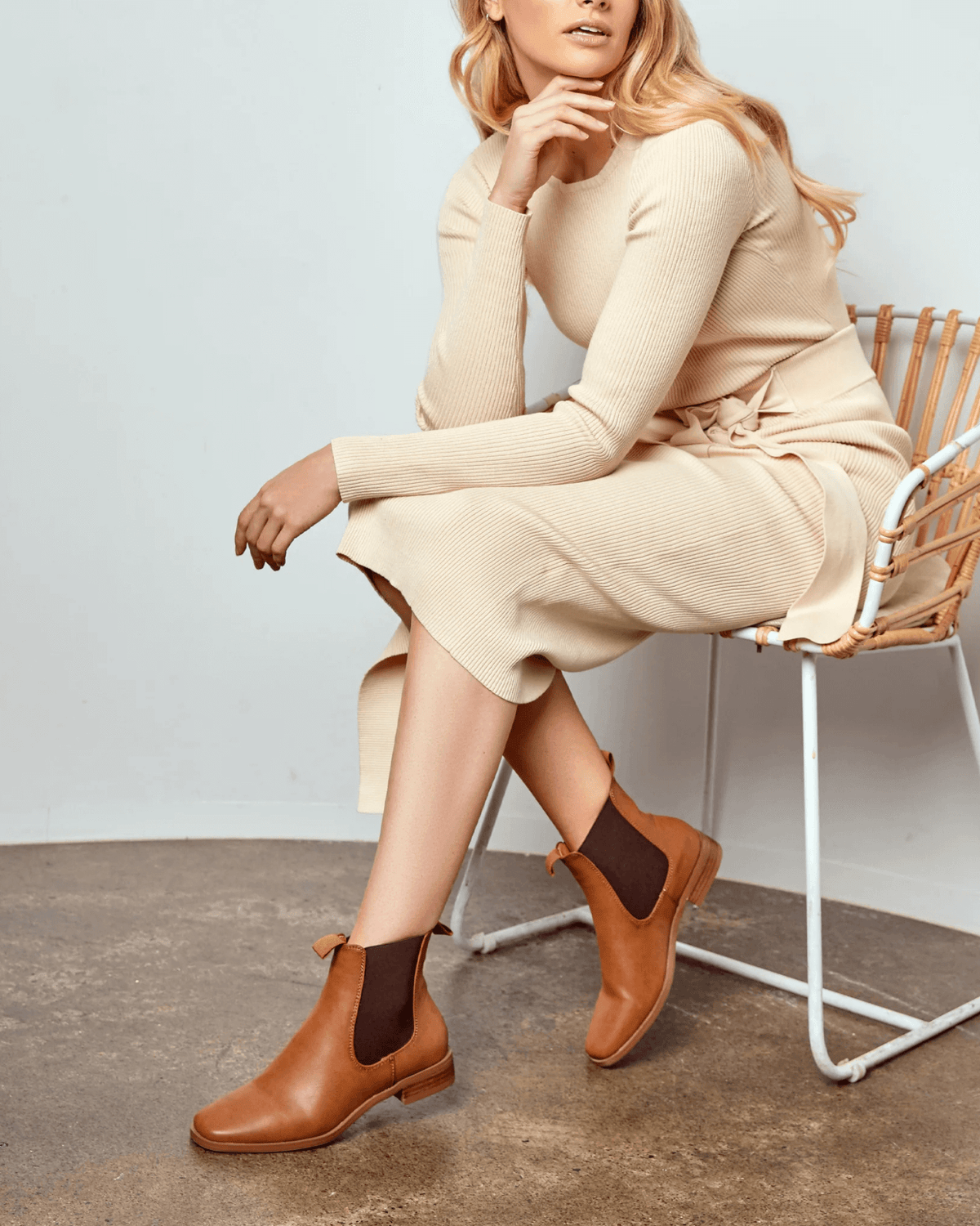 HARPER CHELSEA BOOTS TAN