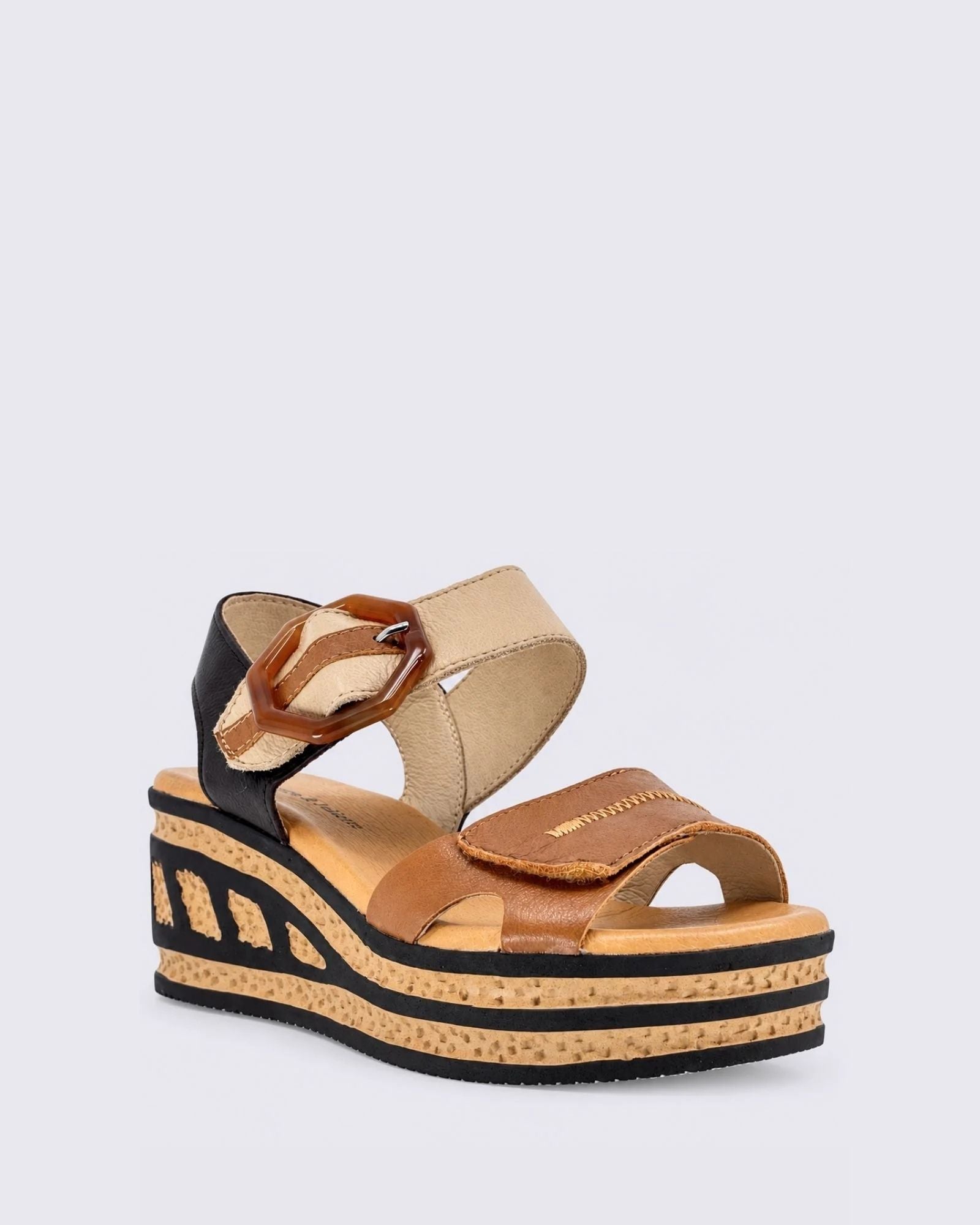 QALI PLATFORM WEDGE SANDALS DARK TAN/CAMEL