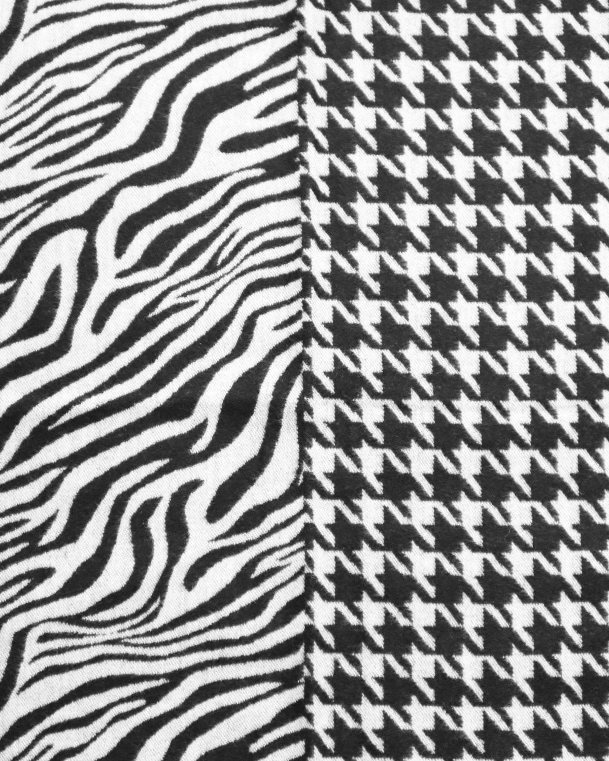 ASHLEY SCARF BLACK/WHITE ZEBRA