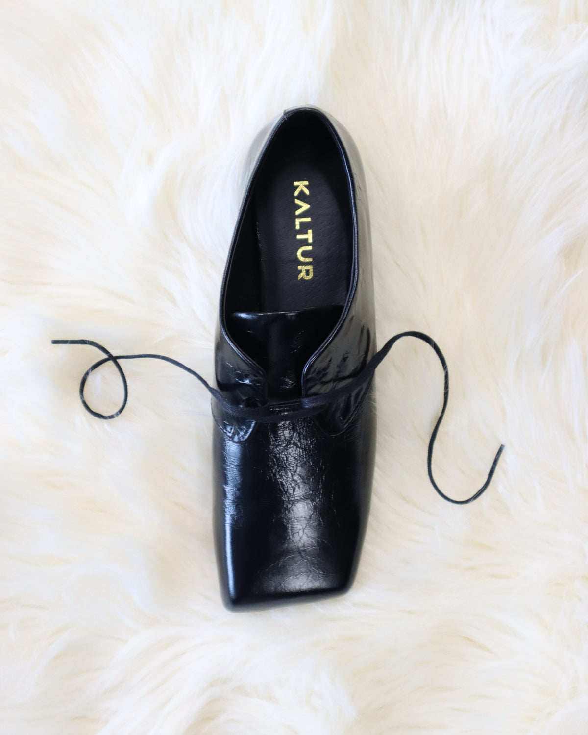 KOUSIN FLATS BLACK