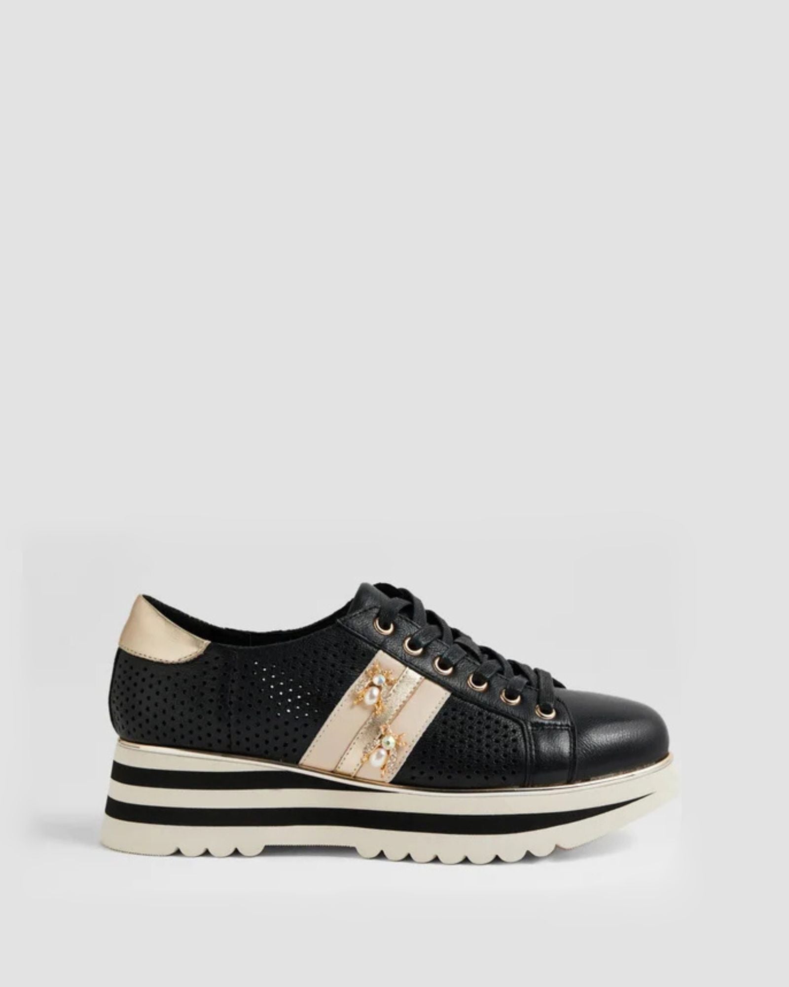 EAGLESY LACE UP WEDGES BLACK/MILK