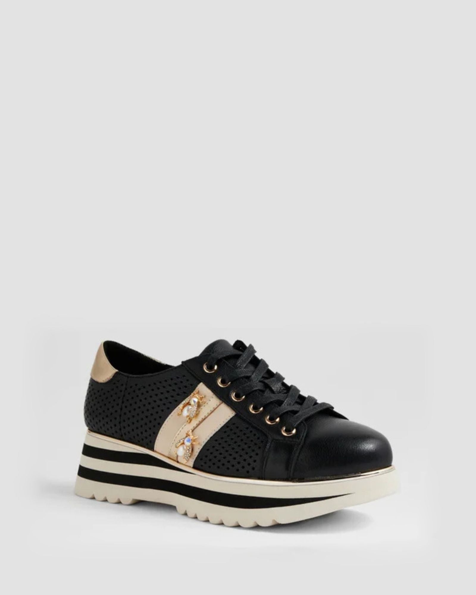 EAGLESY LACE UP WEDGES BLACK/MILK