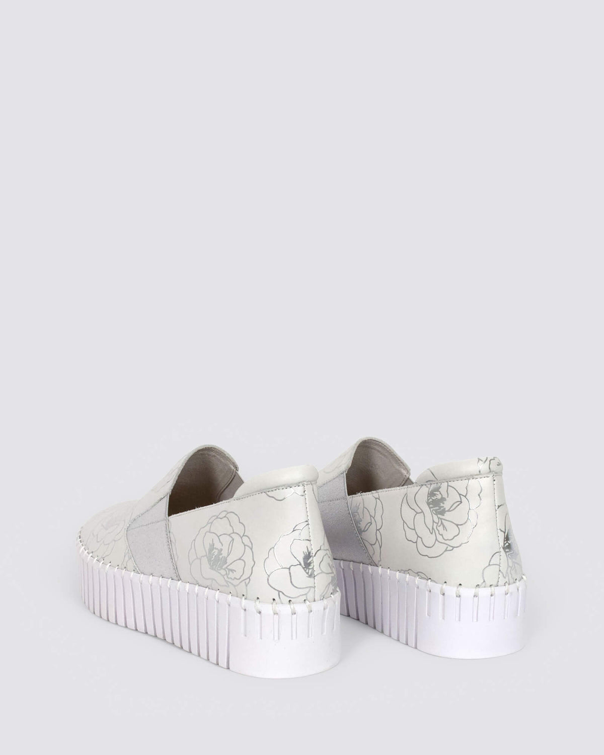 BECCA FLATS WHITE SILVER