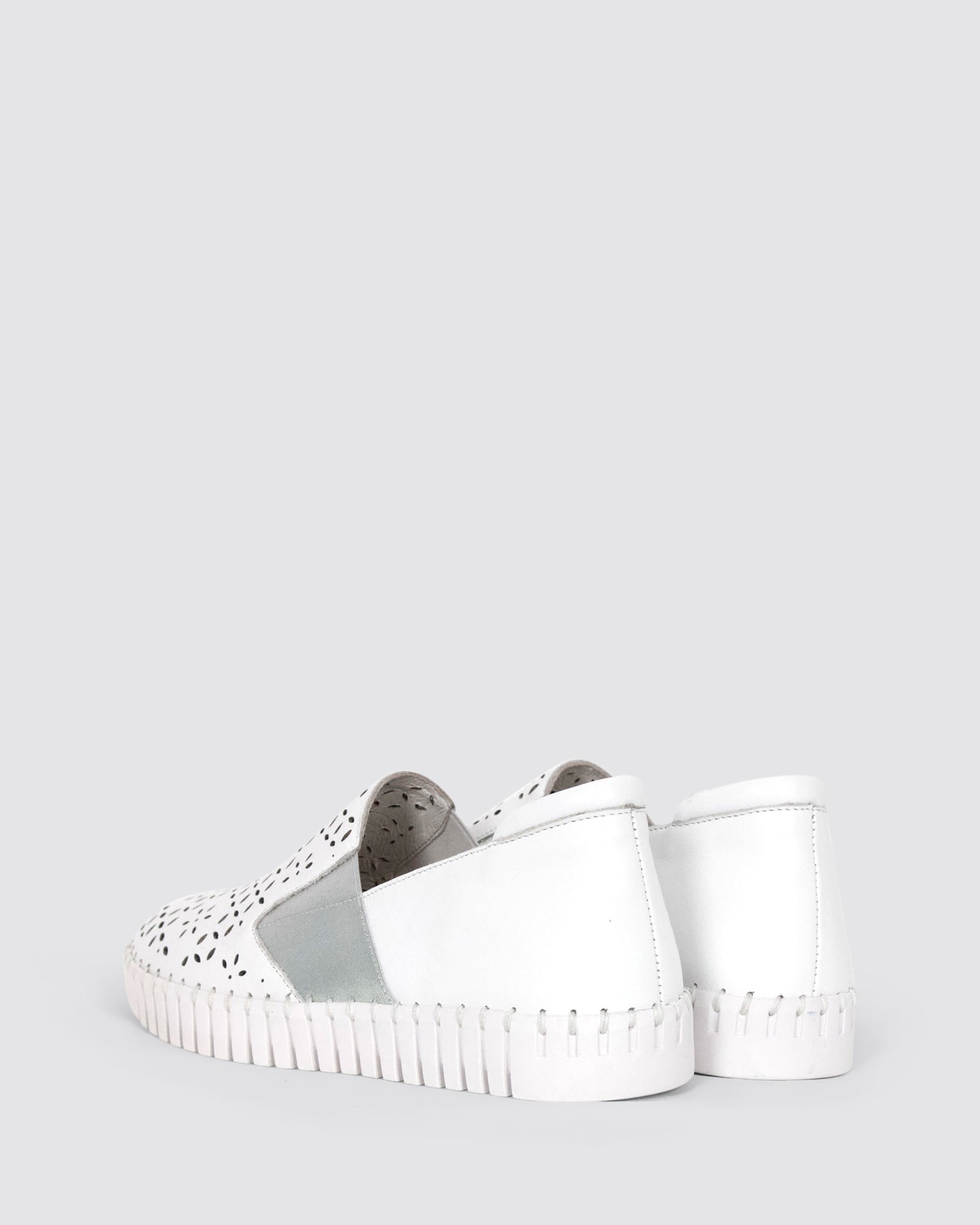 HAREL FLATS WHITE SILVER LEATHER