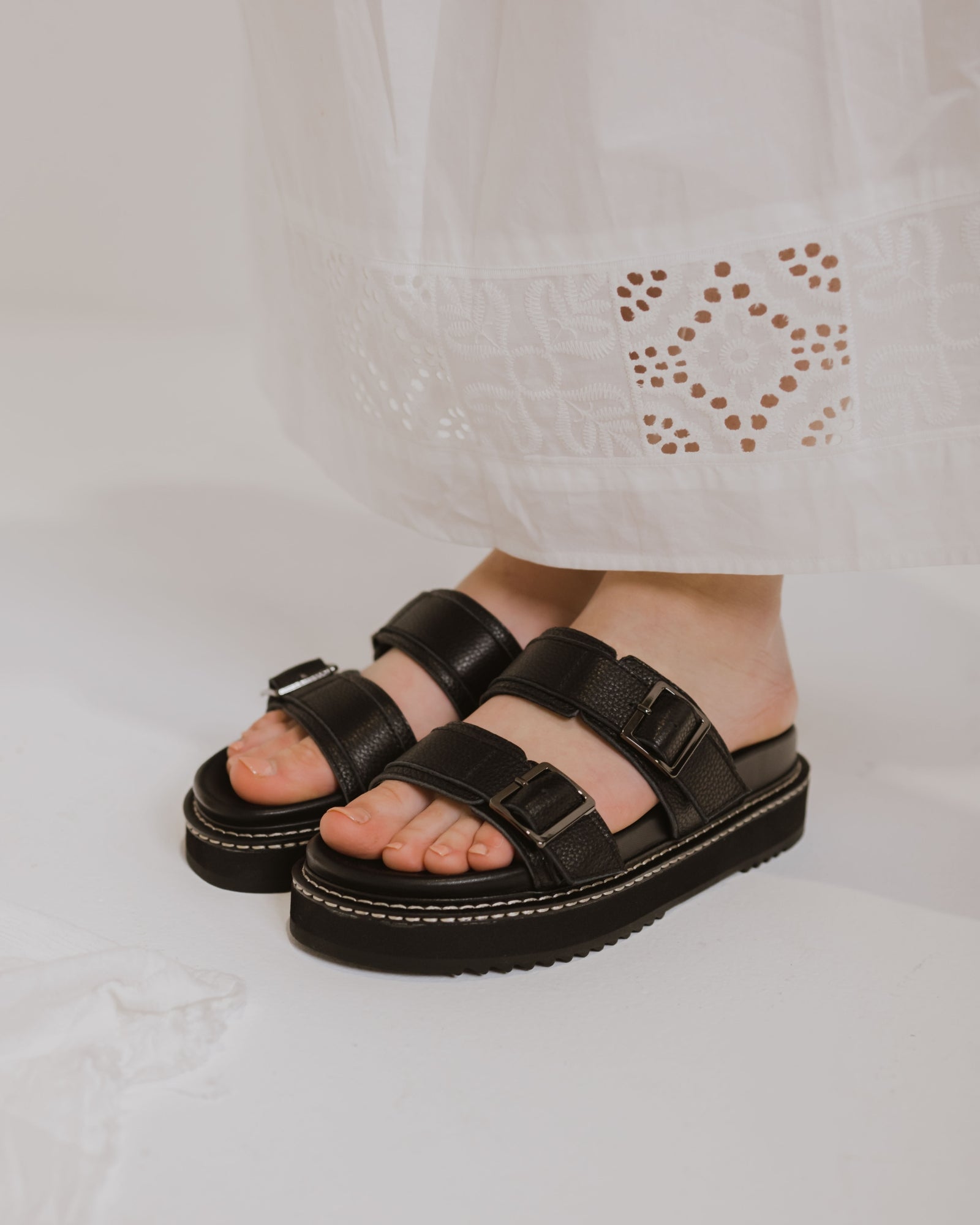 GIMLET SANDALS BLACK LEATHER