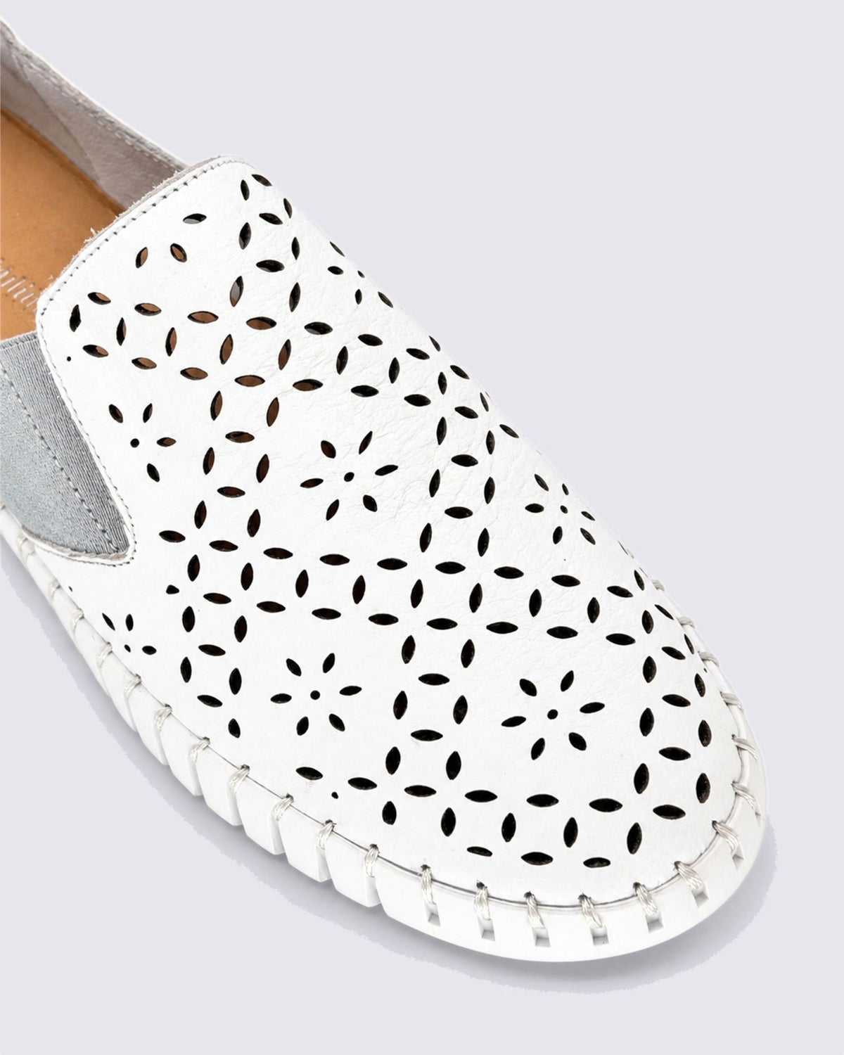 HAREL FLATS WHITE/SILVER