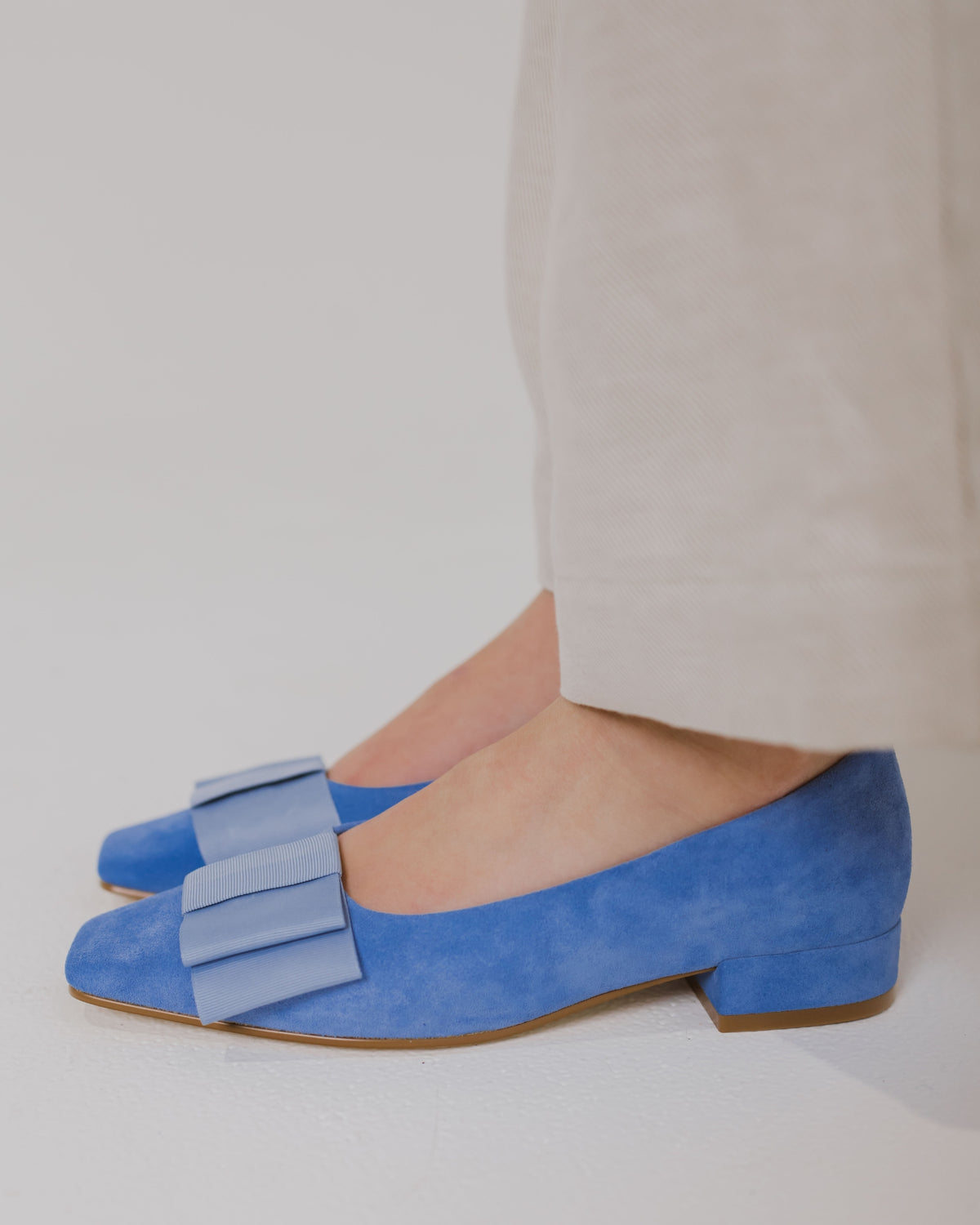 ICING FLATS CORNFLOWER SUEDE