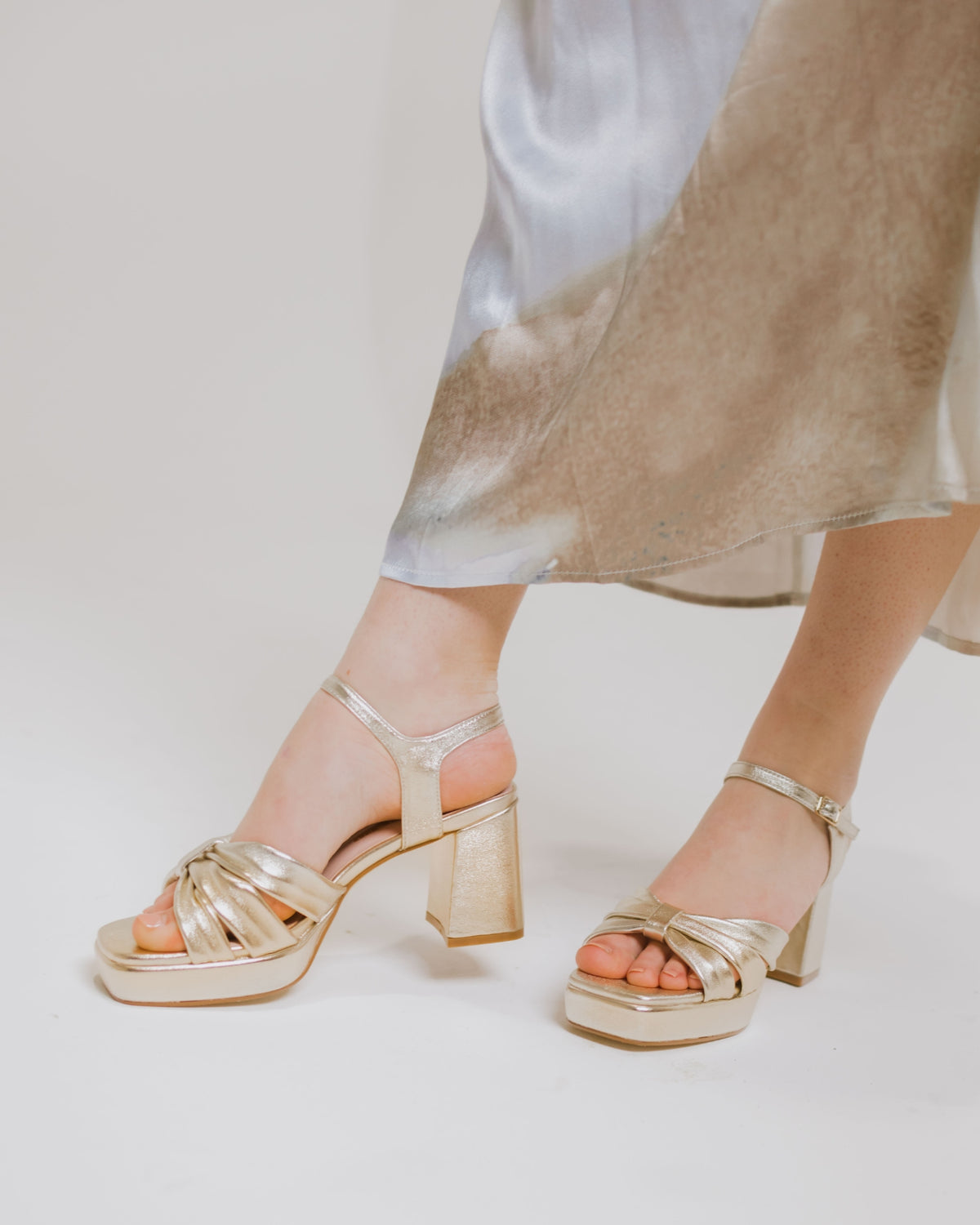 KENDALL HEELS PLATINO