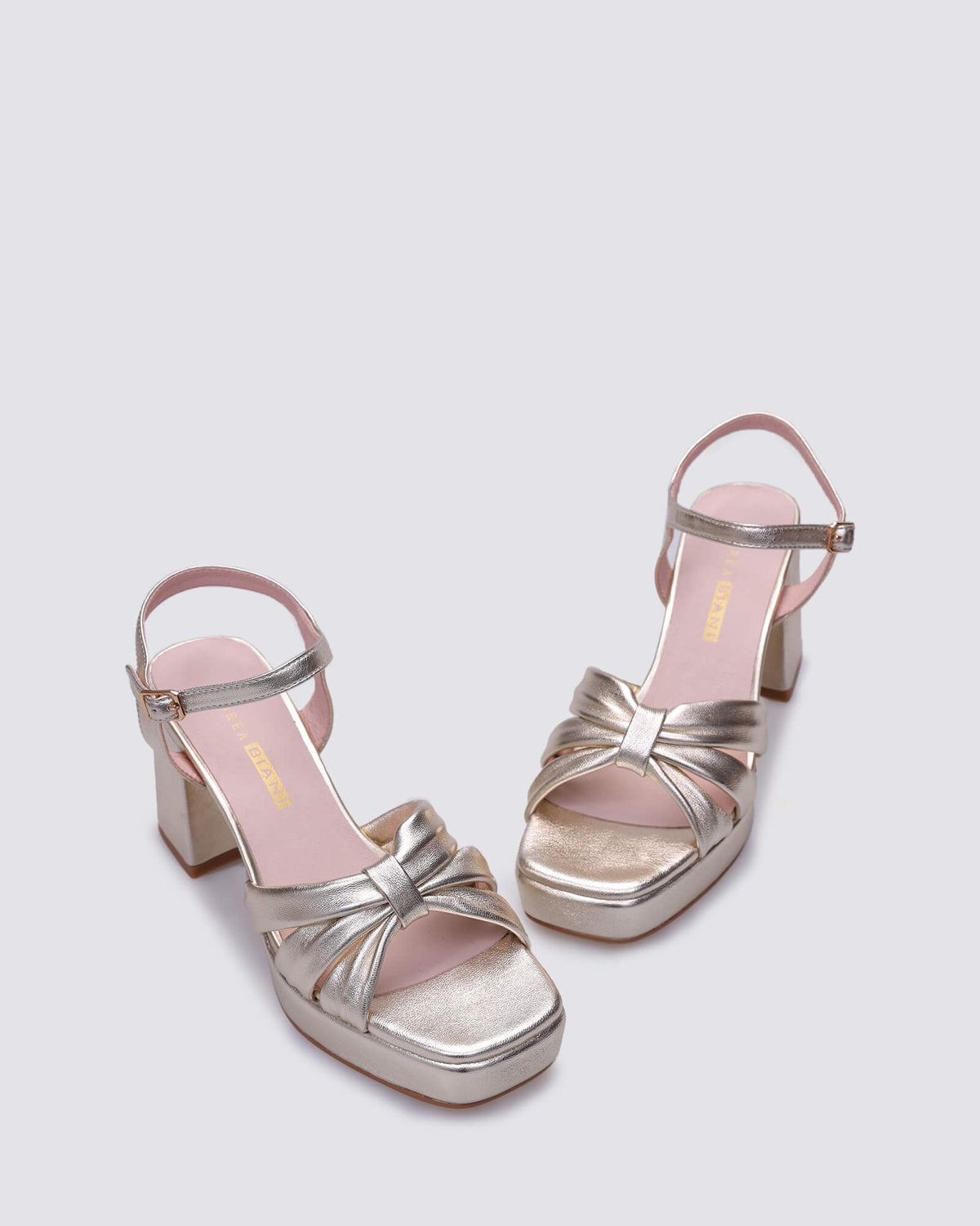 KENDALL HEELS PLATINO