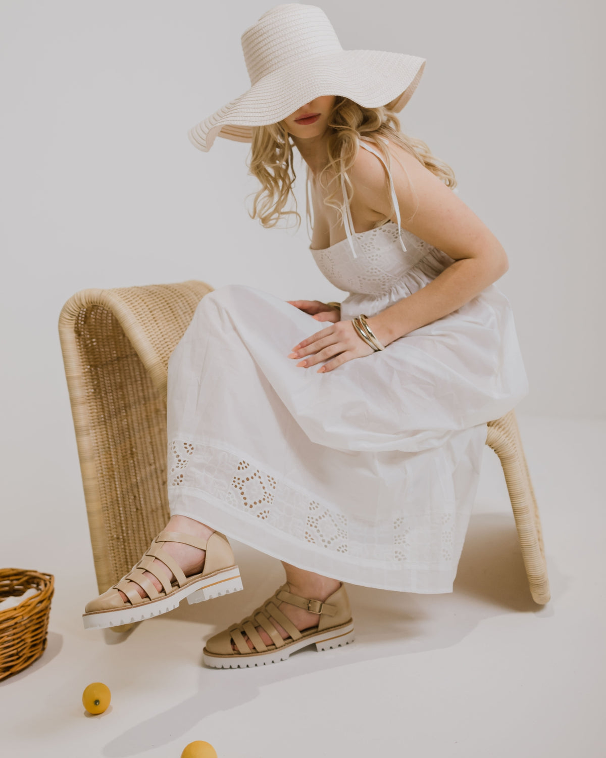 KIP SANDALS LATTE SHINE