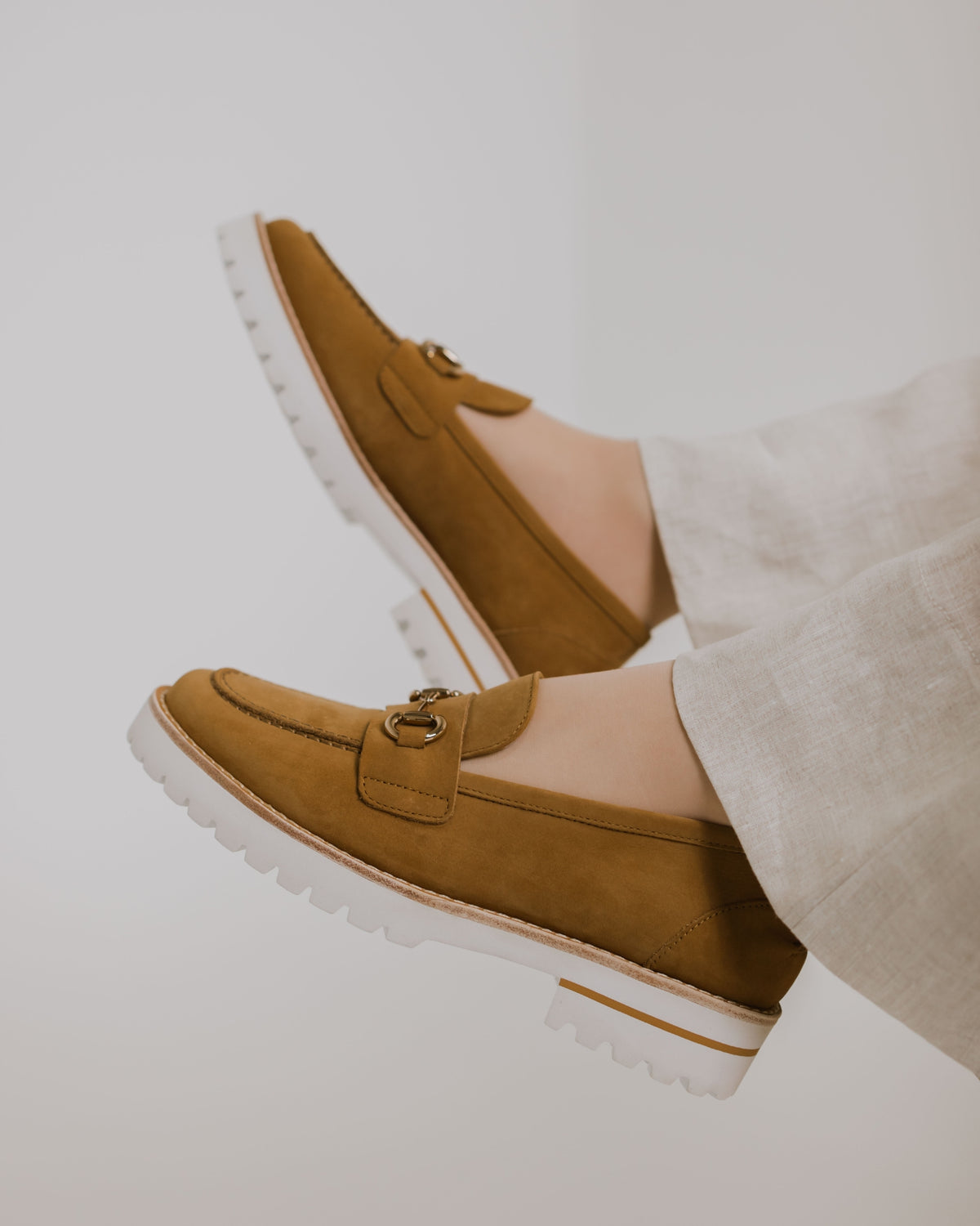 KRYSTAL LOAFERS TAN NUBUCK