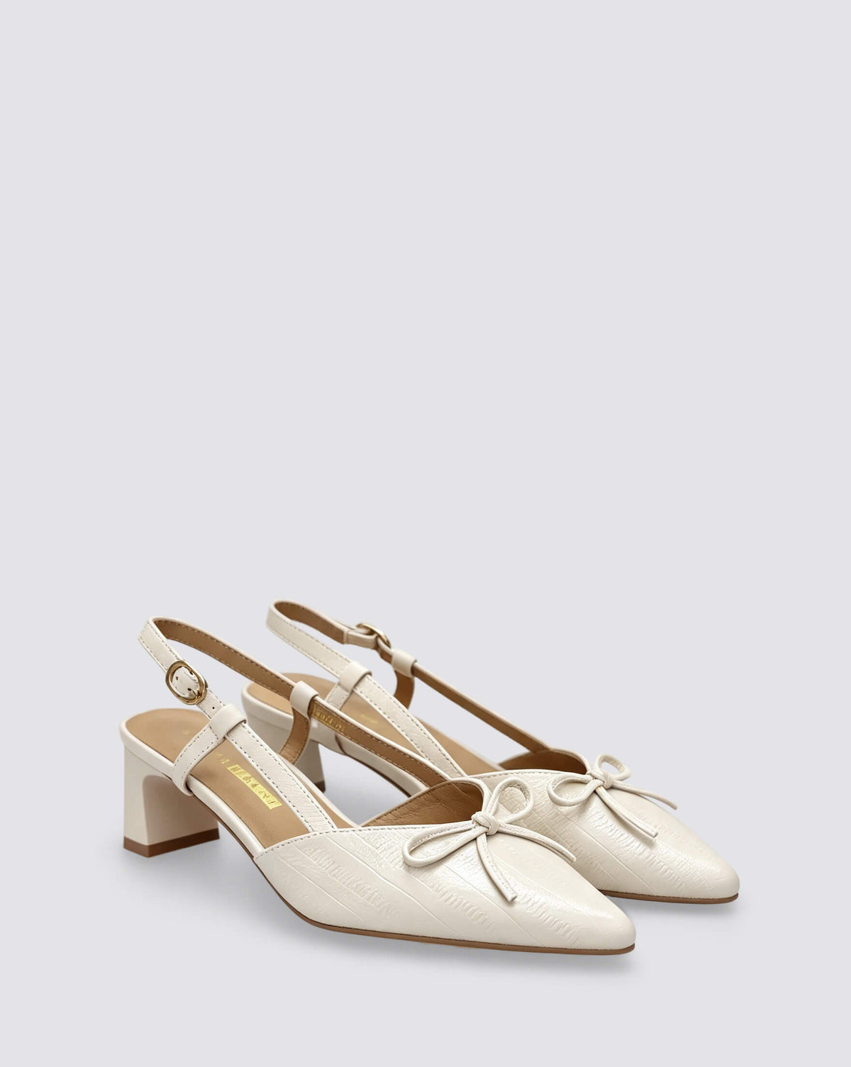 MALBEC HEELS ALMOND