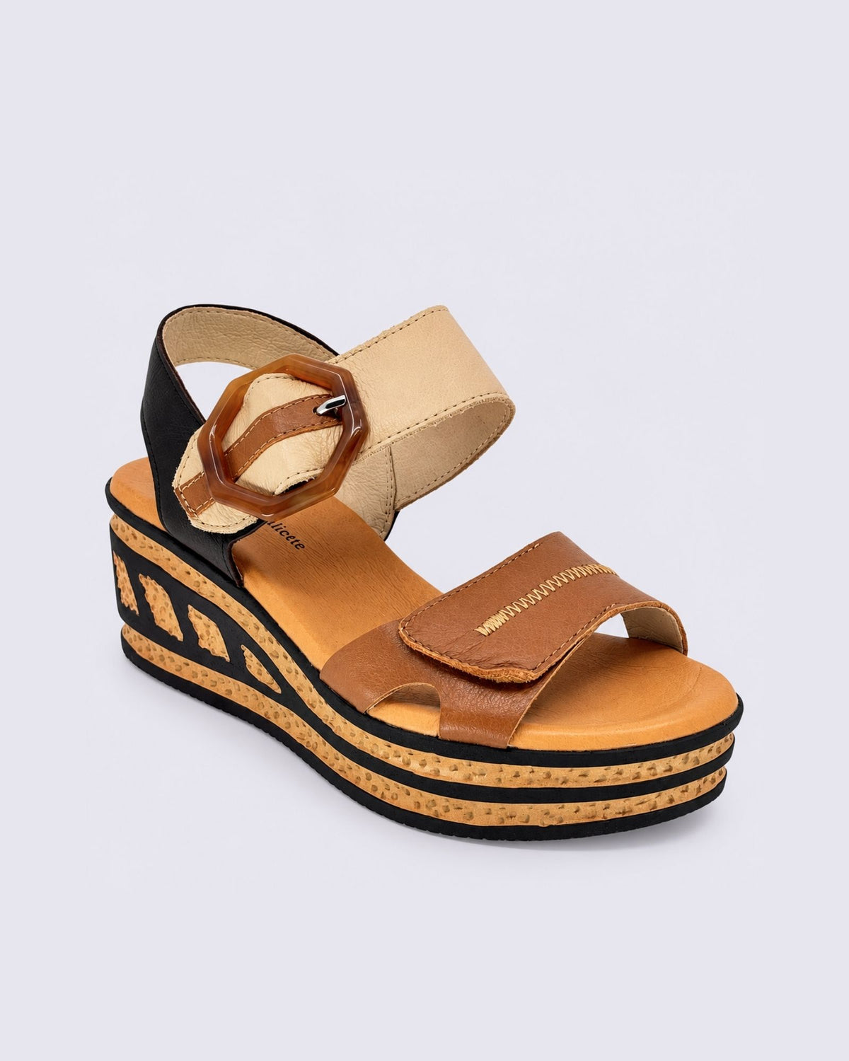 QALI PLATFORM WEDGE SANDALS DARK TAN/CAMEL