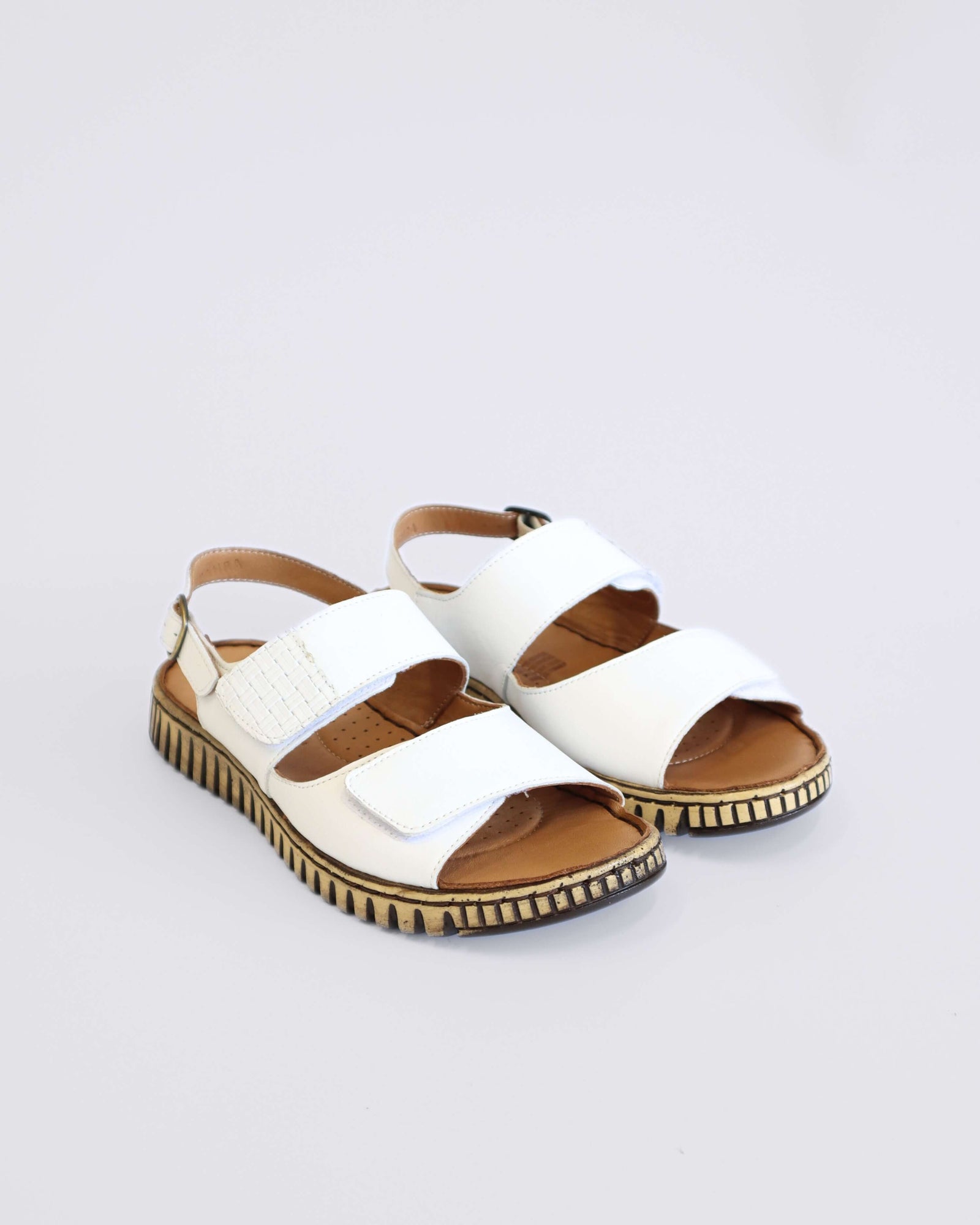 ZAHRA SANDALS WHITE