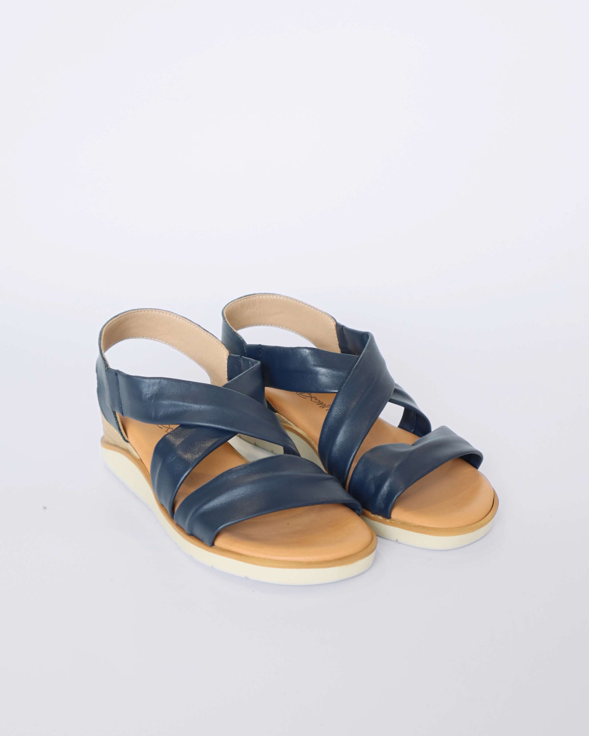 J700L PISO LORA SANDALS AZUL