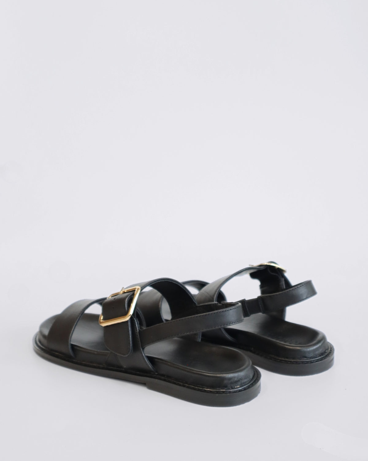 UNDO FLAT SANDALS BLACK