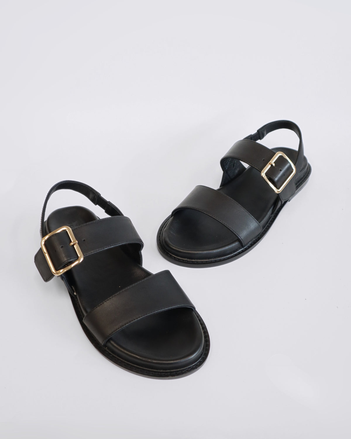 UNDO FLAT SANDALS BLACK