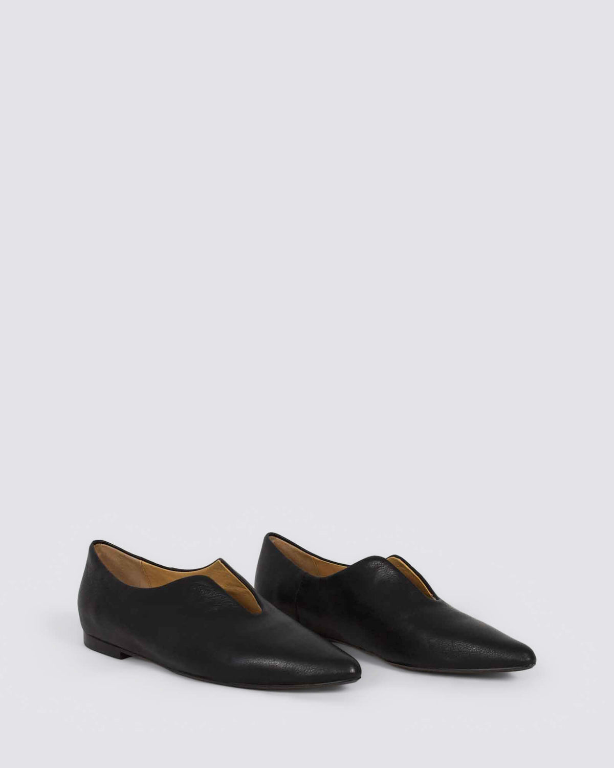 YORLI FLATS BLACK LEATHER