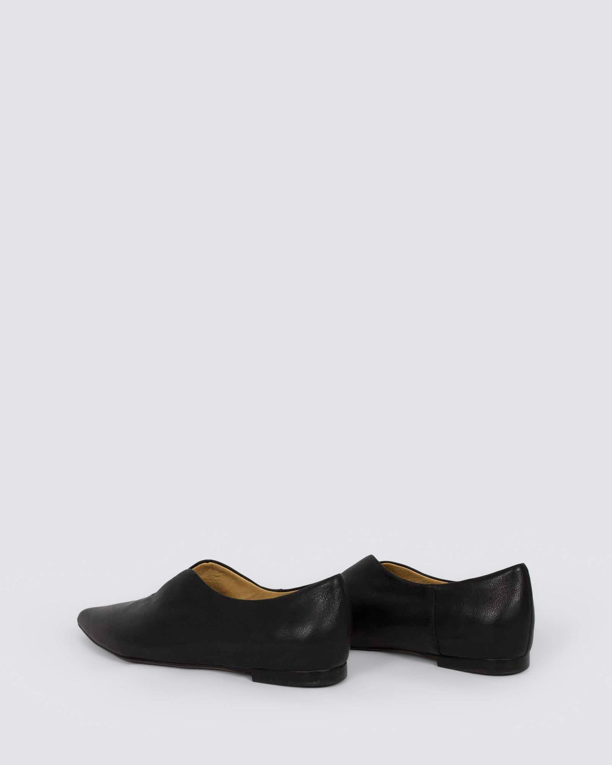 YORLI FLATS BLACK LEATHER