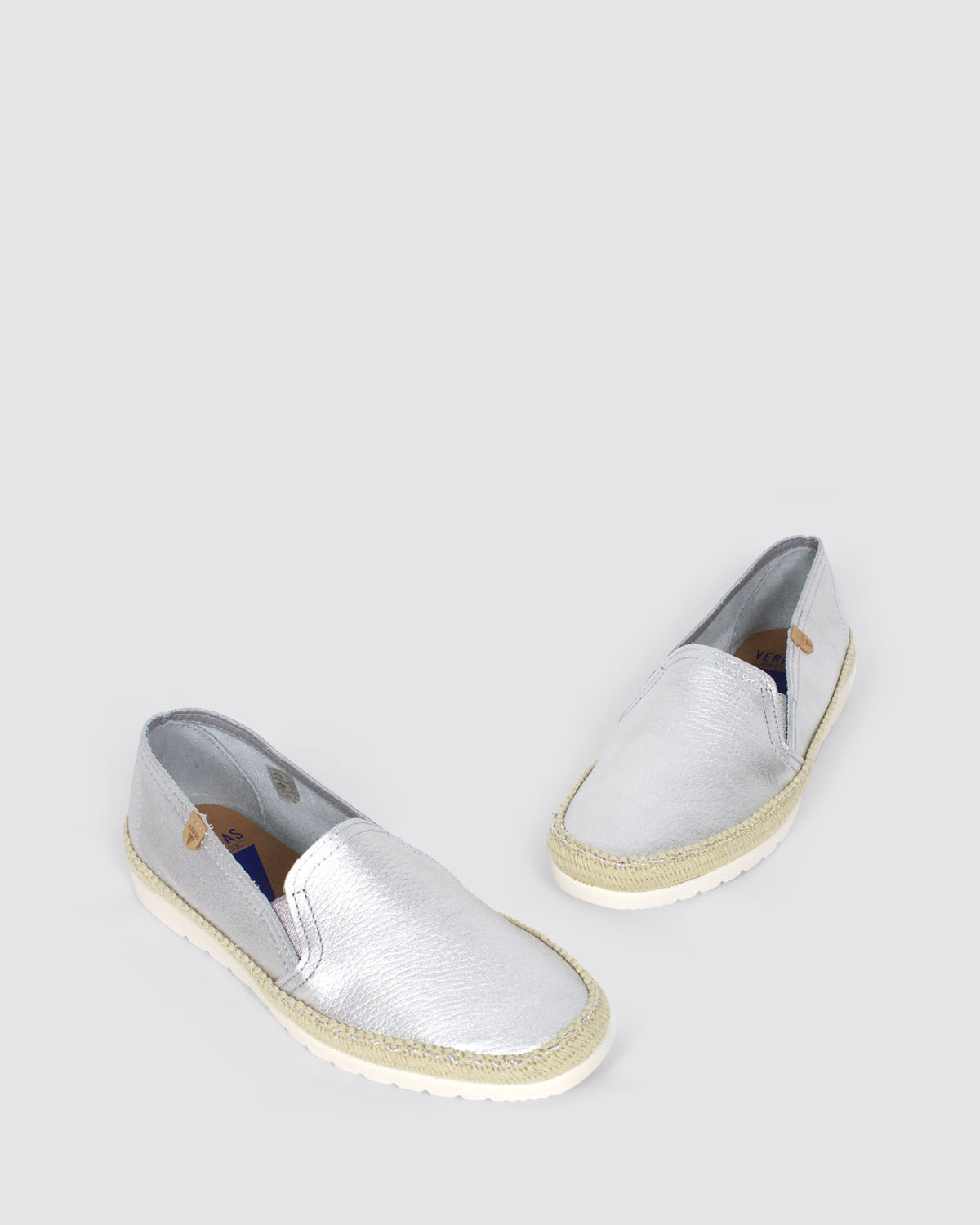 NURIA FLATS PLATA SILVER LEATHER