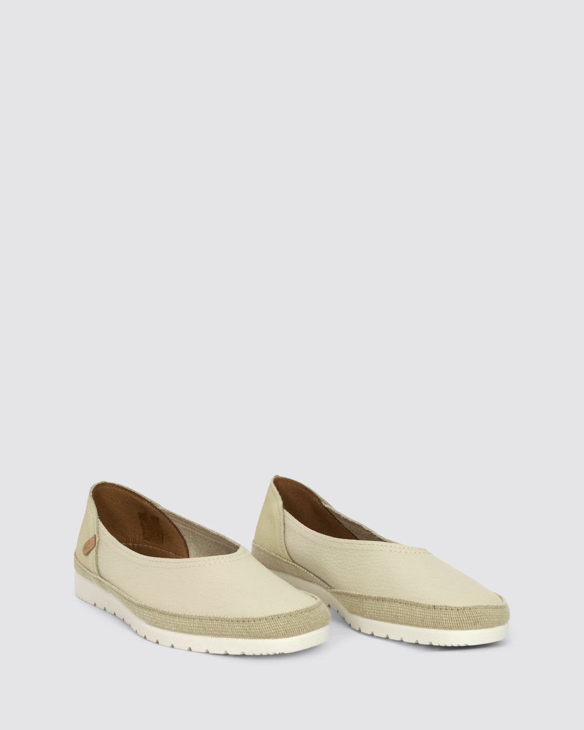 NOELIA FLATS ALMOND LEATHER