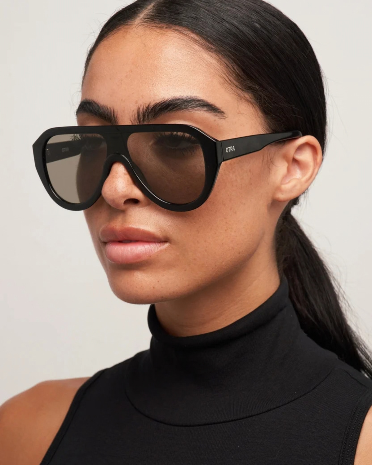 CAMERON SUNGLASSES BLACK/SMOKE