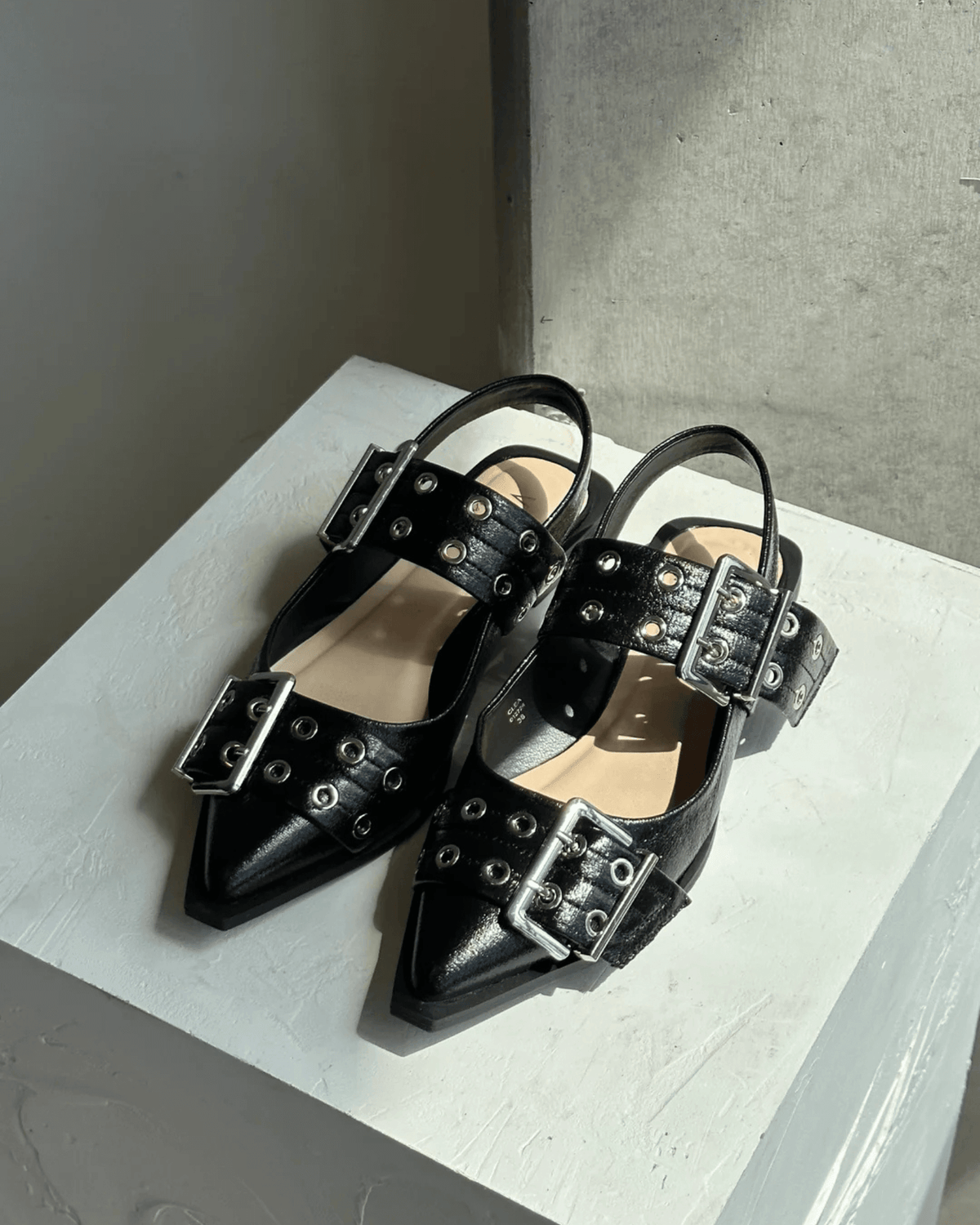 CLEA SLINGBACK FLATS BLACK CRINKLE