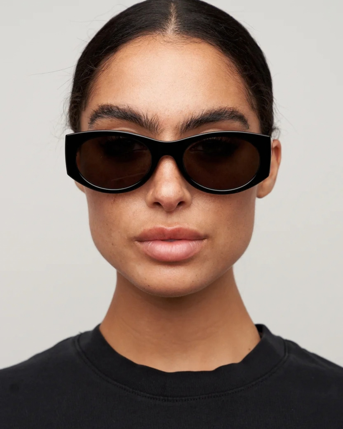 GRACE SUNGLASSES BLACK/SMOKE
