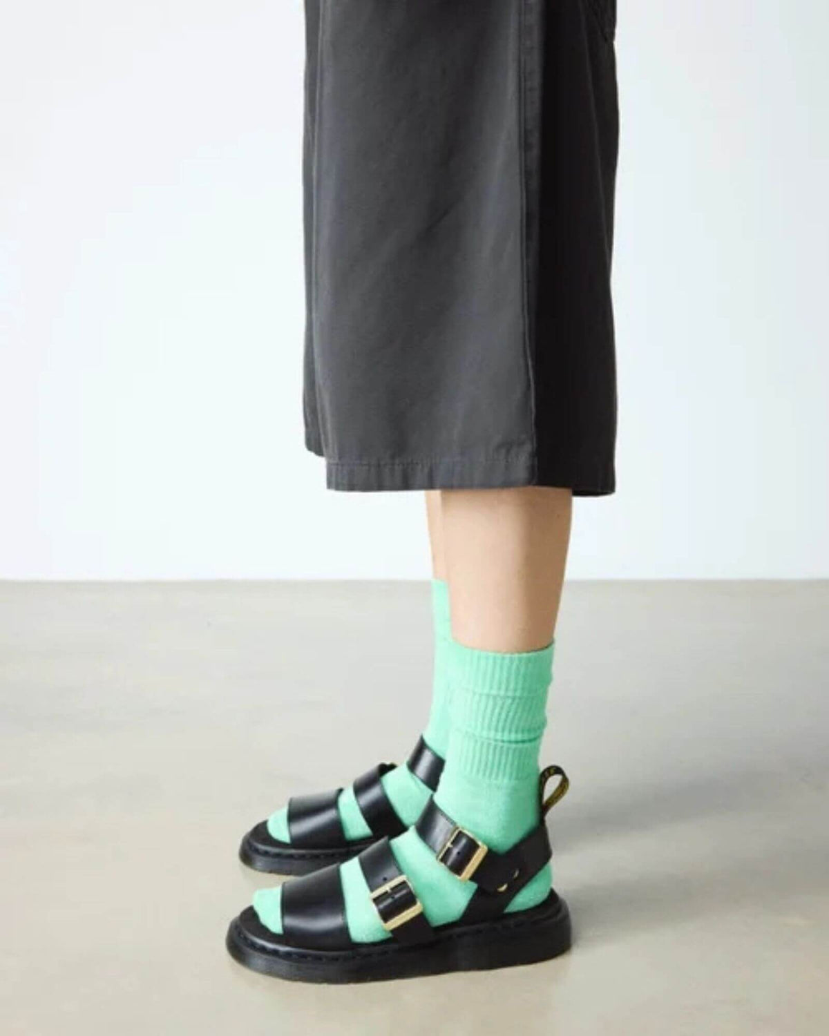 GRYPHON STRAP SANDAL BLACK ATLAS