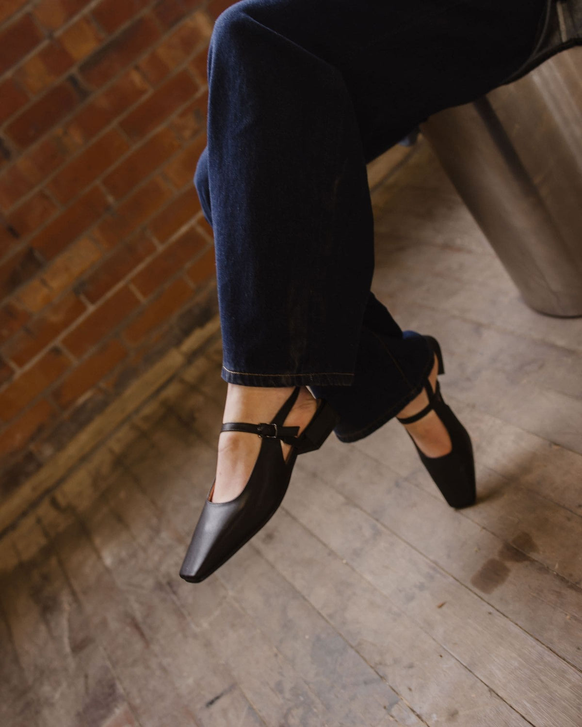 INTEREST SLINGBACK FLATS BLACK LEATHER