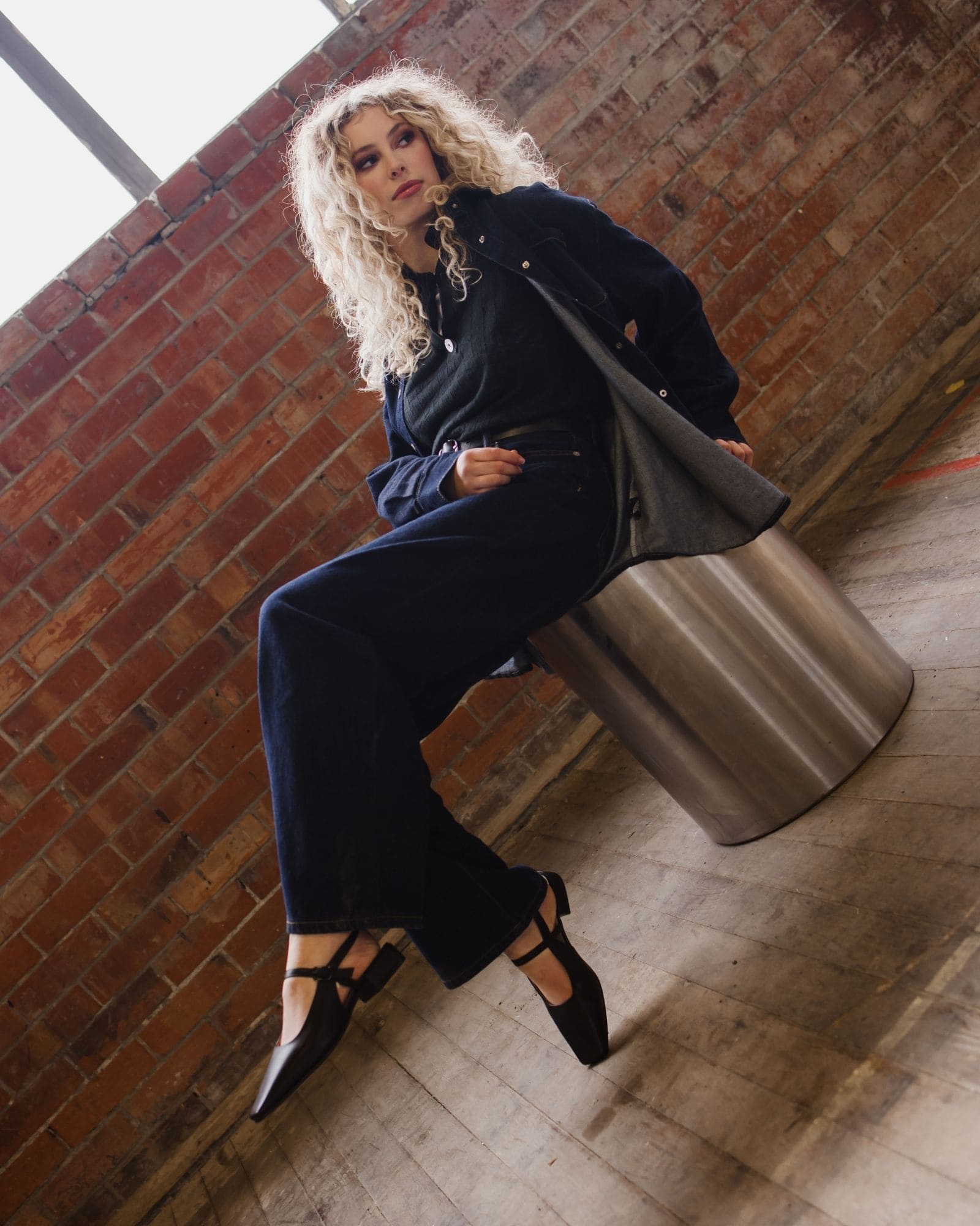 INTEREST SLINGBACK FLATS BLACK LEATHER