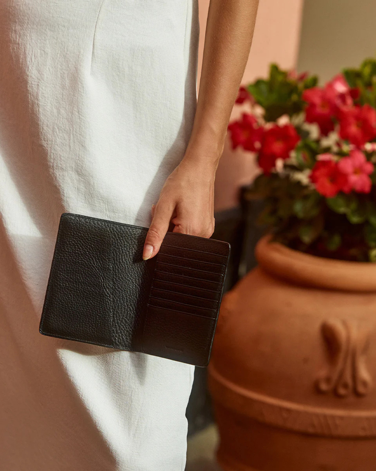IN TRANSIT PASSPORT WALLET BLACK