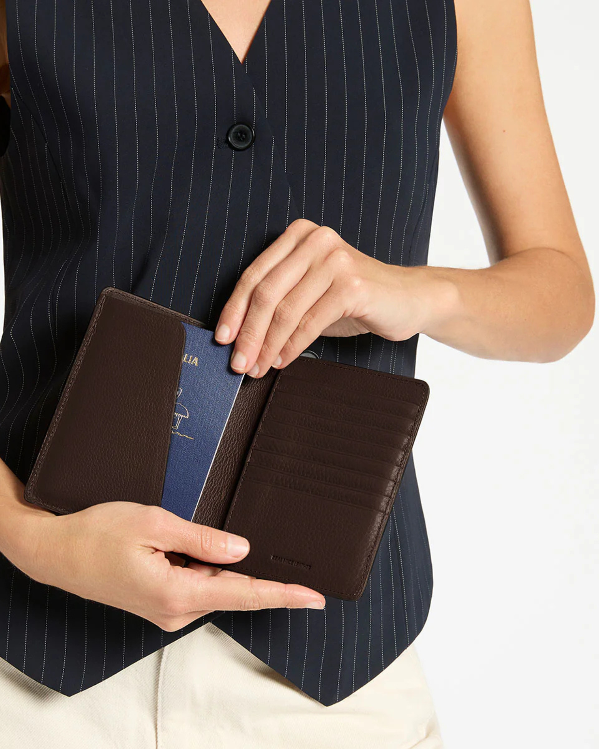 IN TRANSIT PASSPORT WALLET COCOA