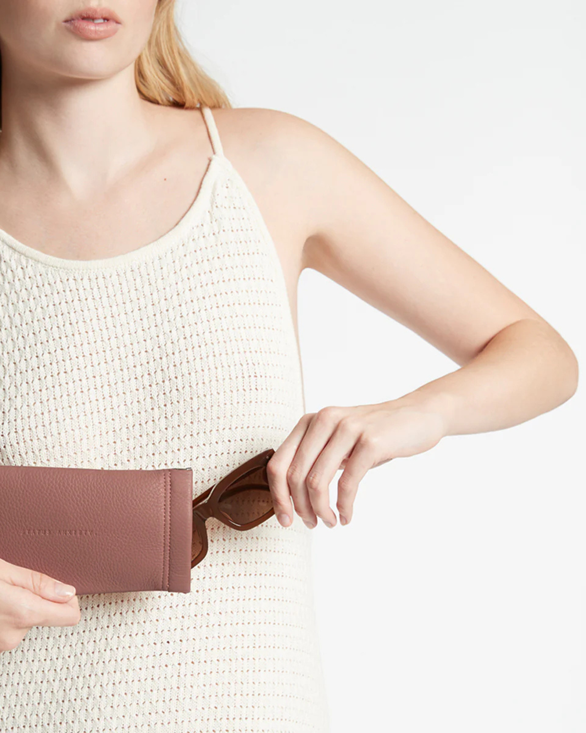 KEEPSAKE SUNGLASSES CASE DUSTY ROSE