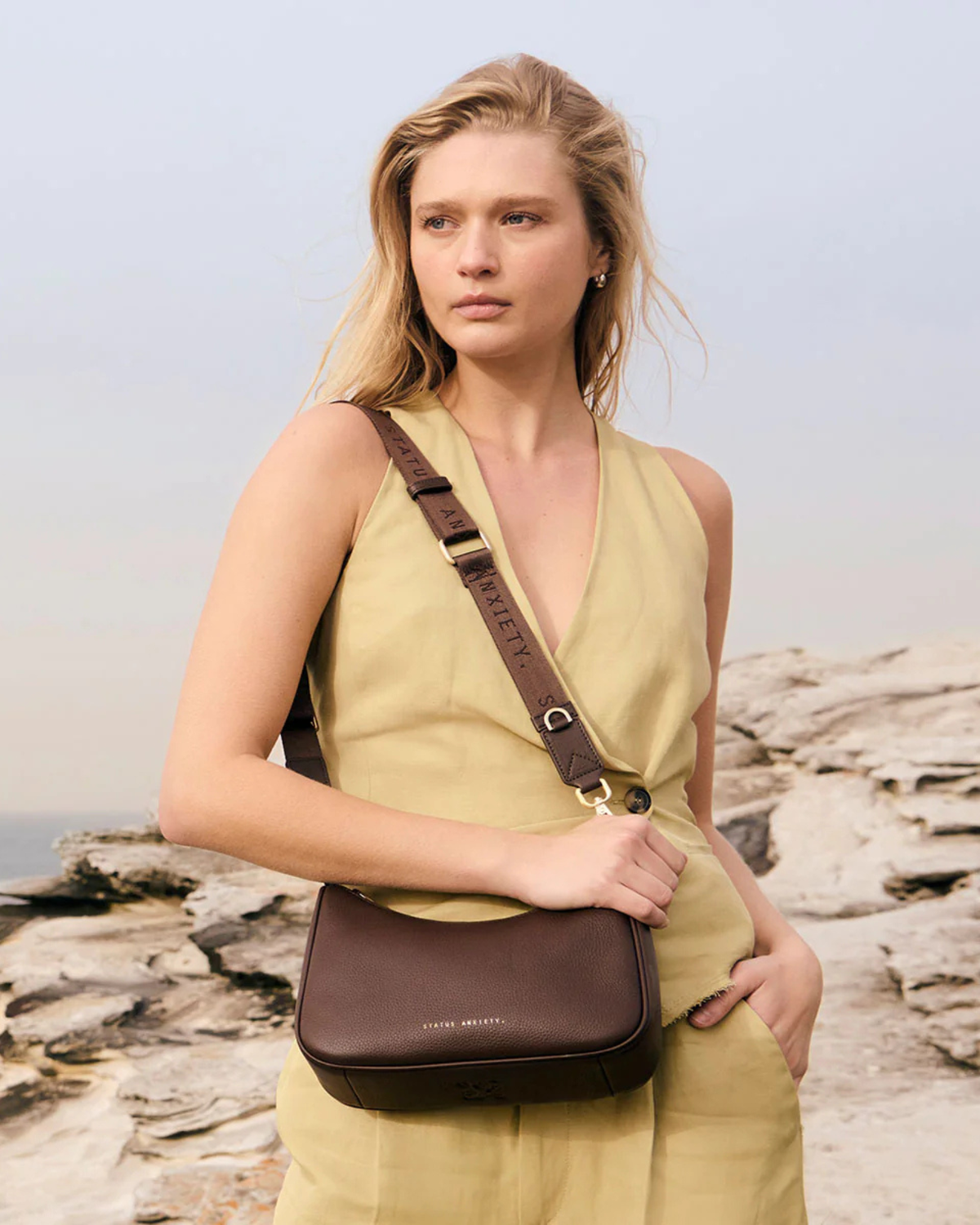 LOOK BOTH WAYS BAG COCOA/BRUSHED GOLD