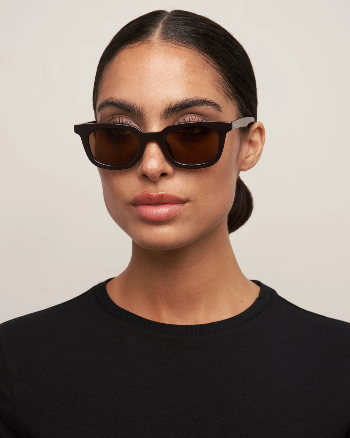NIA SUNGLASSES DARK CHOCOLATE