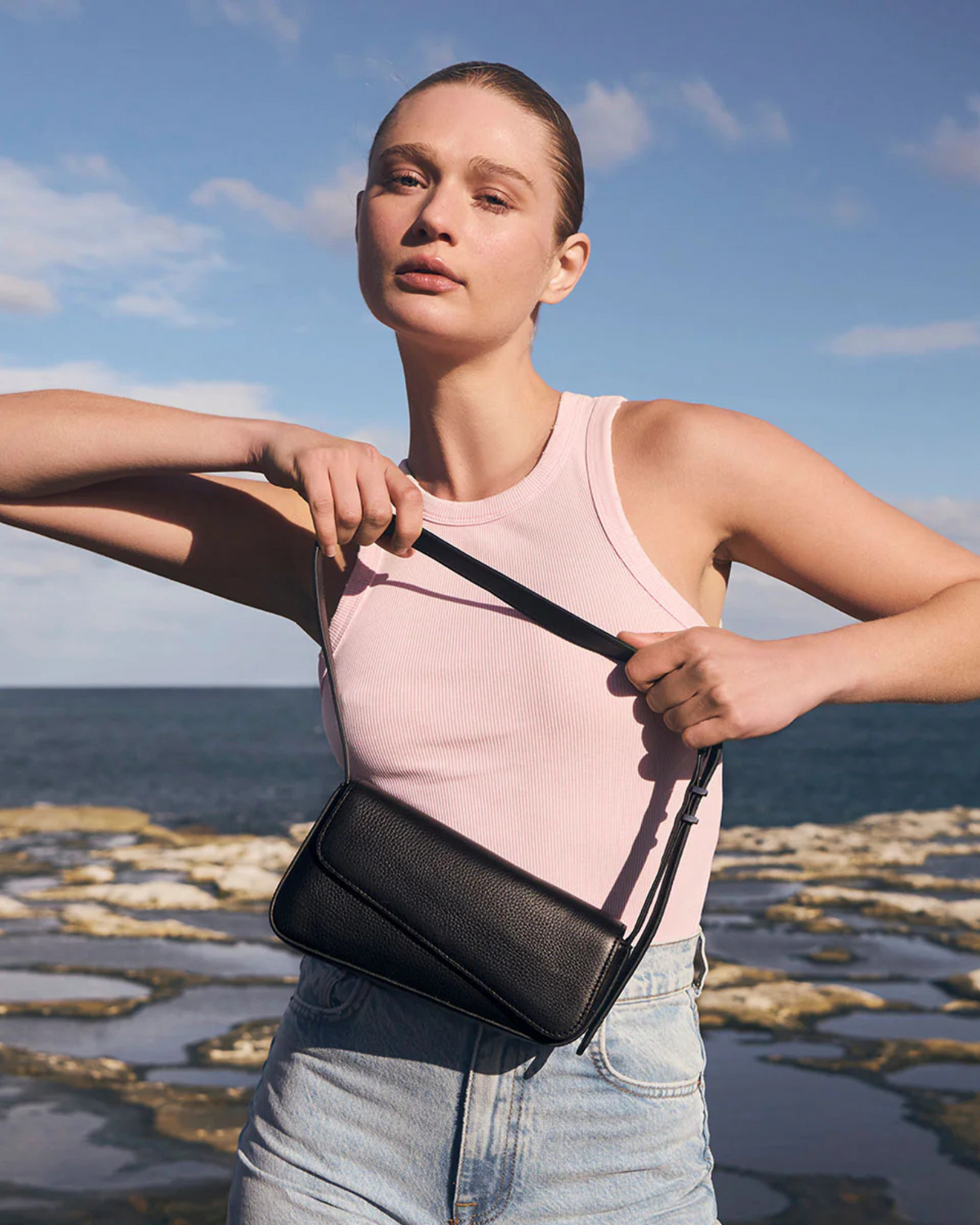 OVERNIGHT OBSESSION BAG BLACK