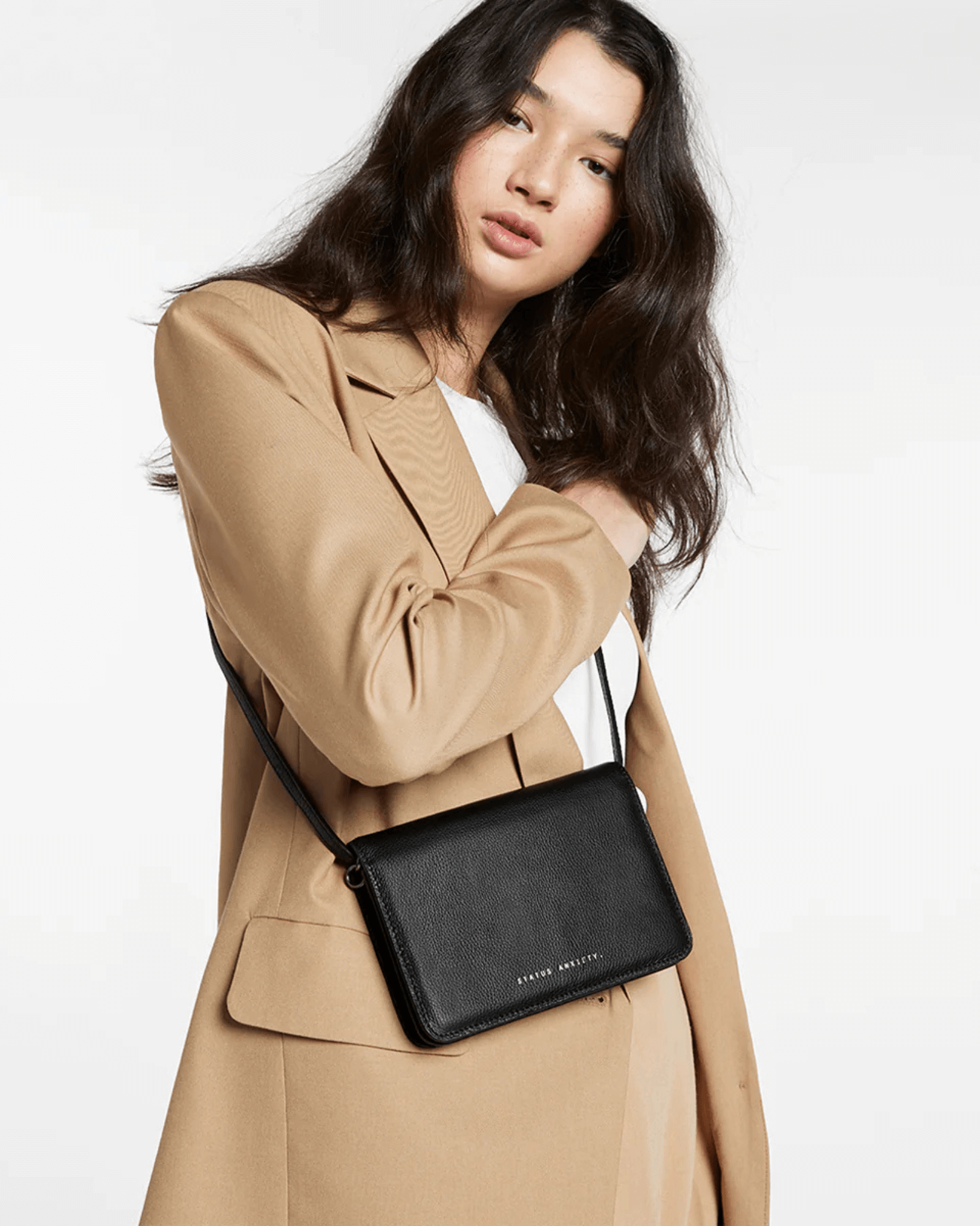 SHE BURNS BAG BLACK