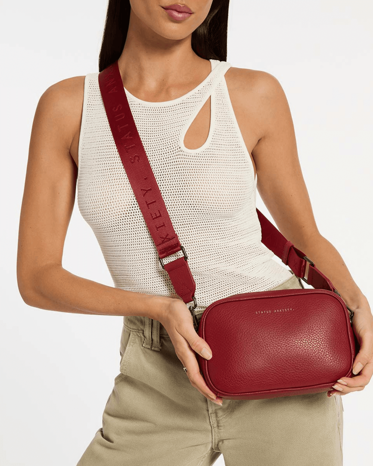 PLUNDER BAG ROUGE WITH WEBBED STRAP