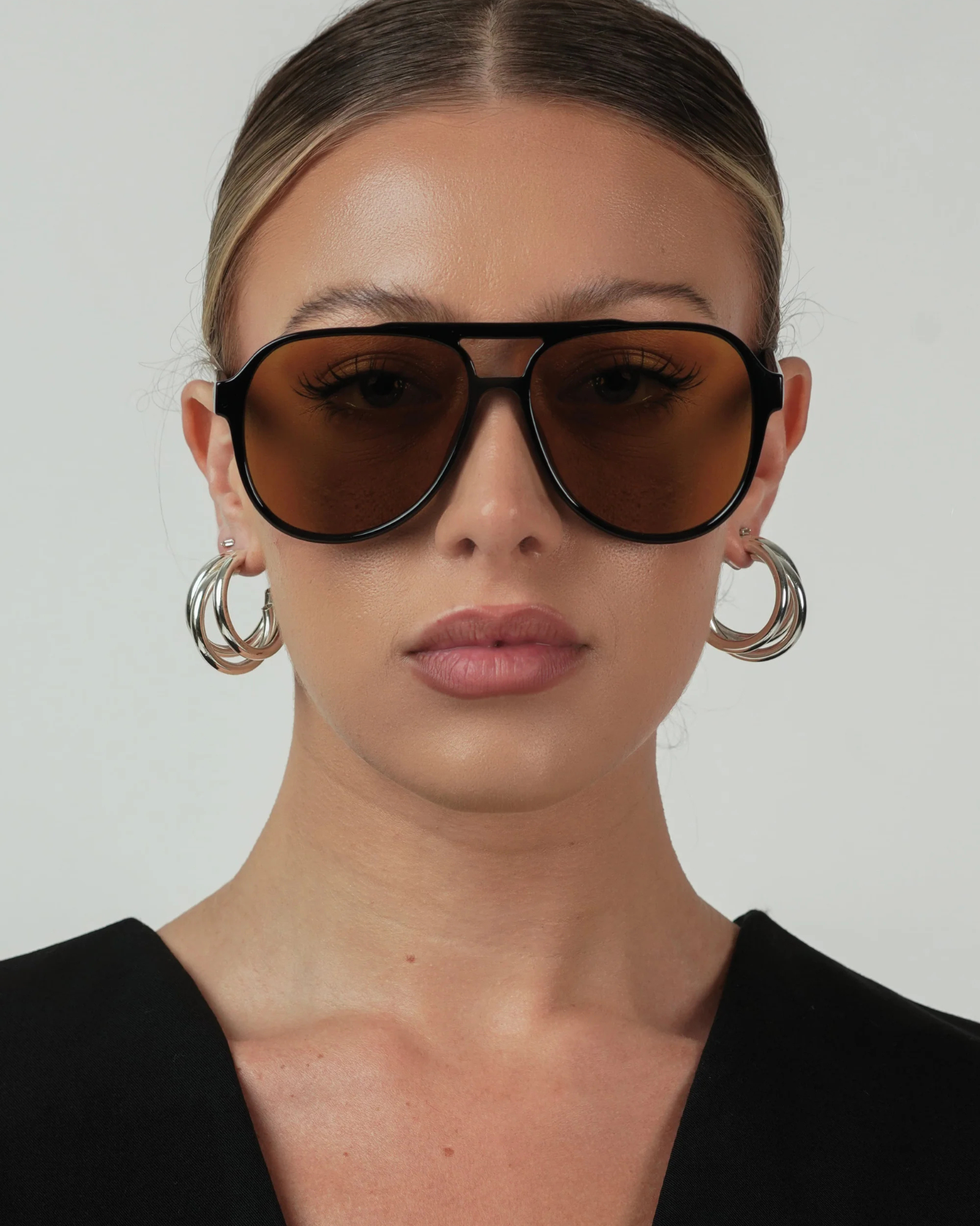 STEVIE SUNGLASSES BLACK/OLIVE